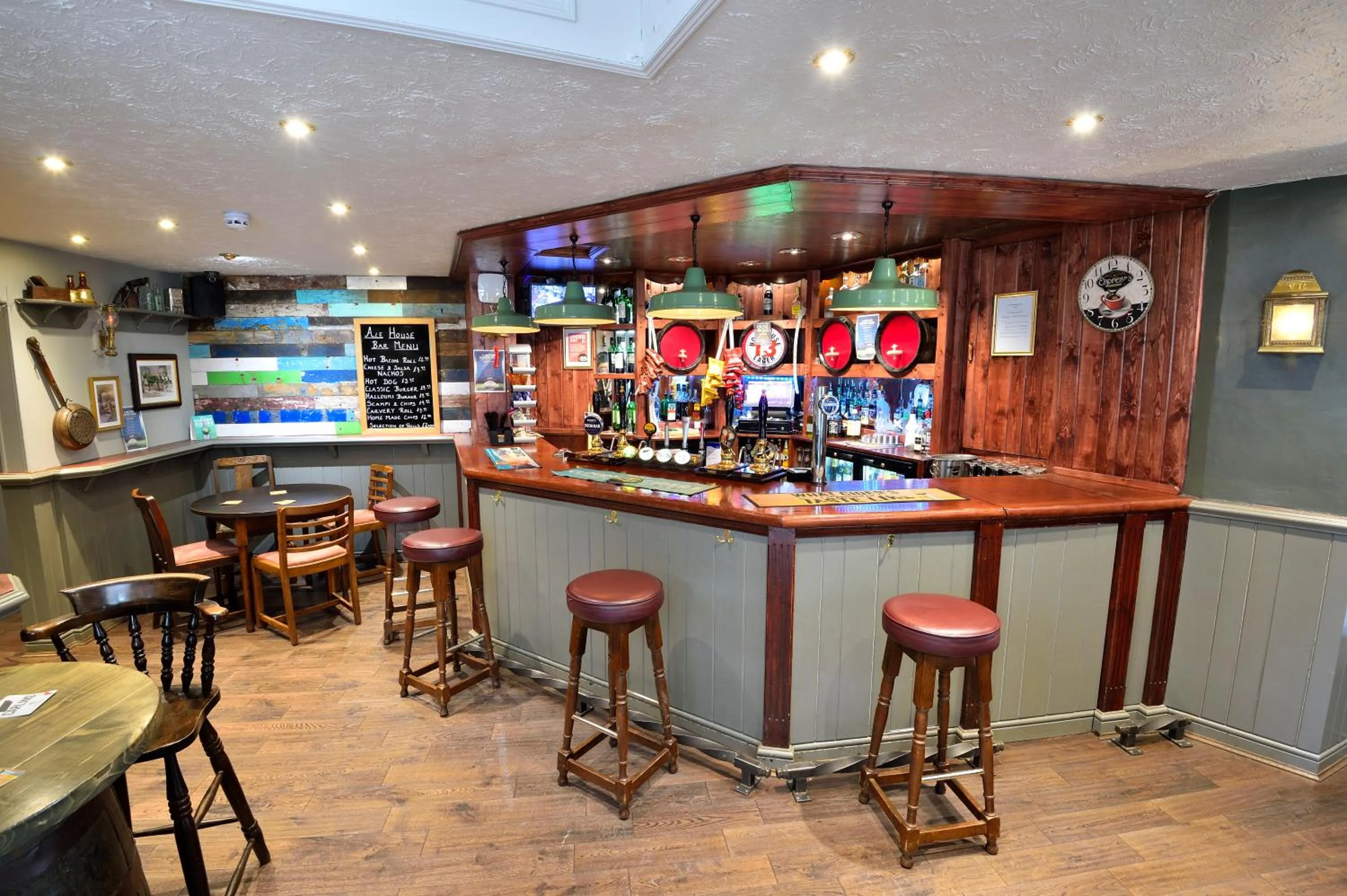 Lounge or bar in The George Hotel