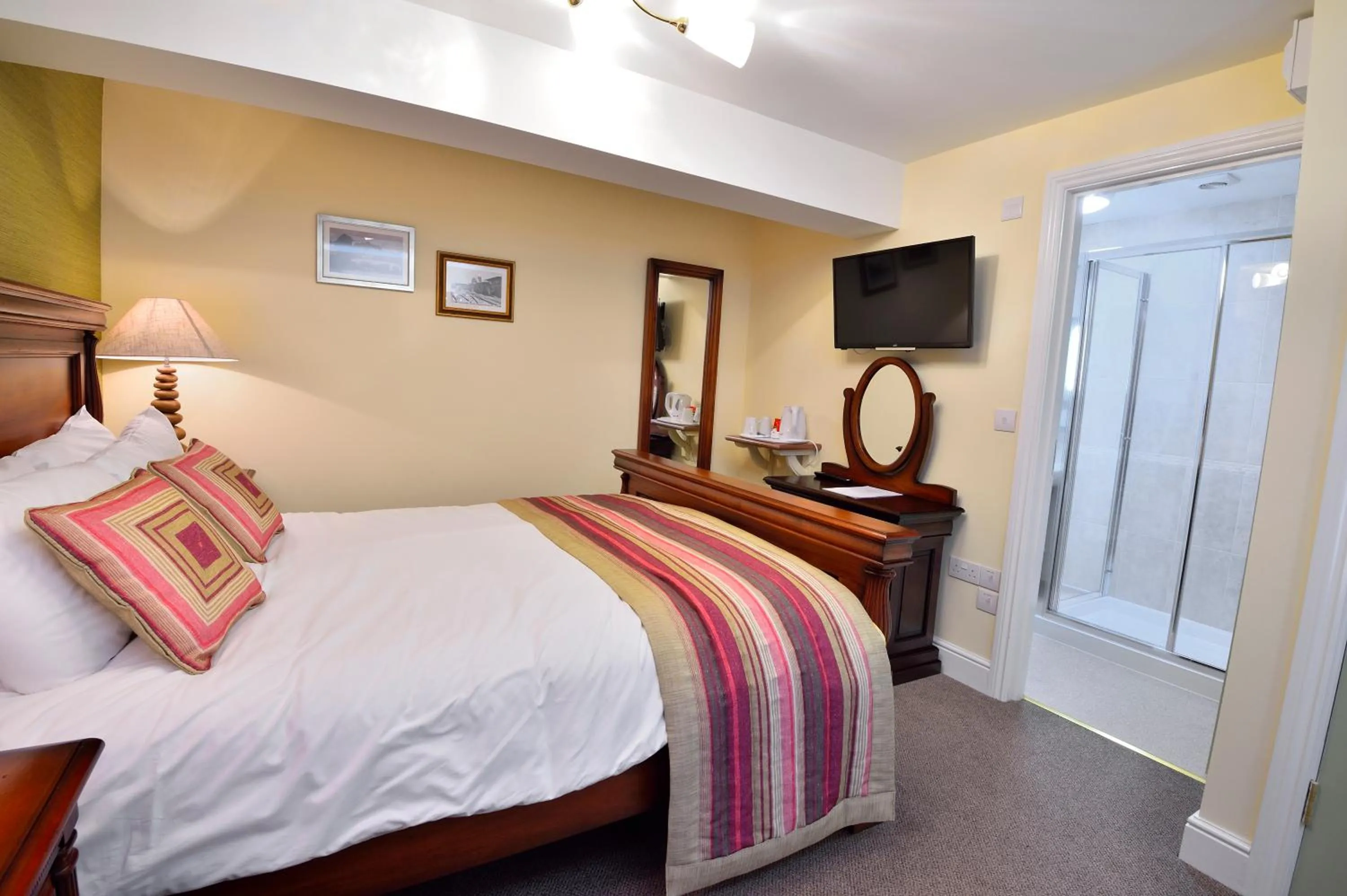 Bed in The George Hotel