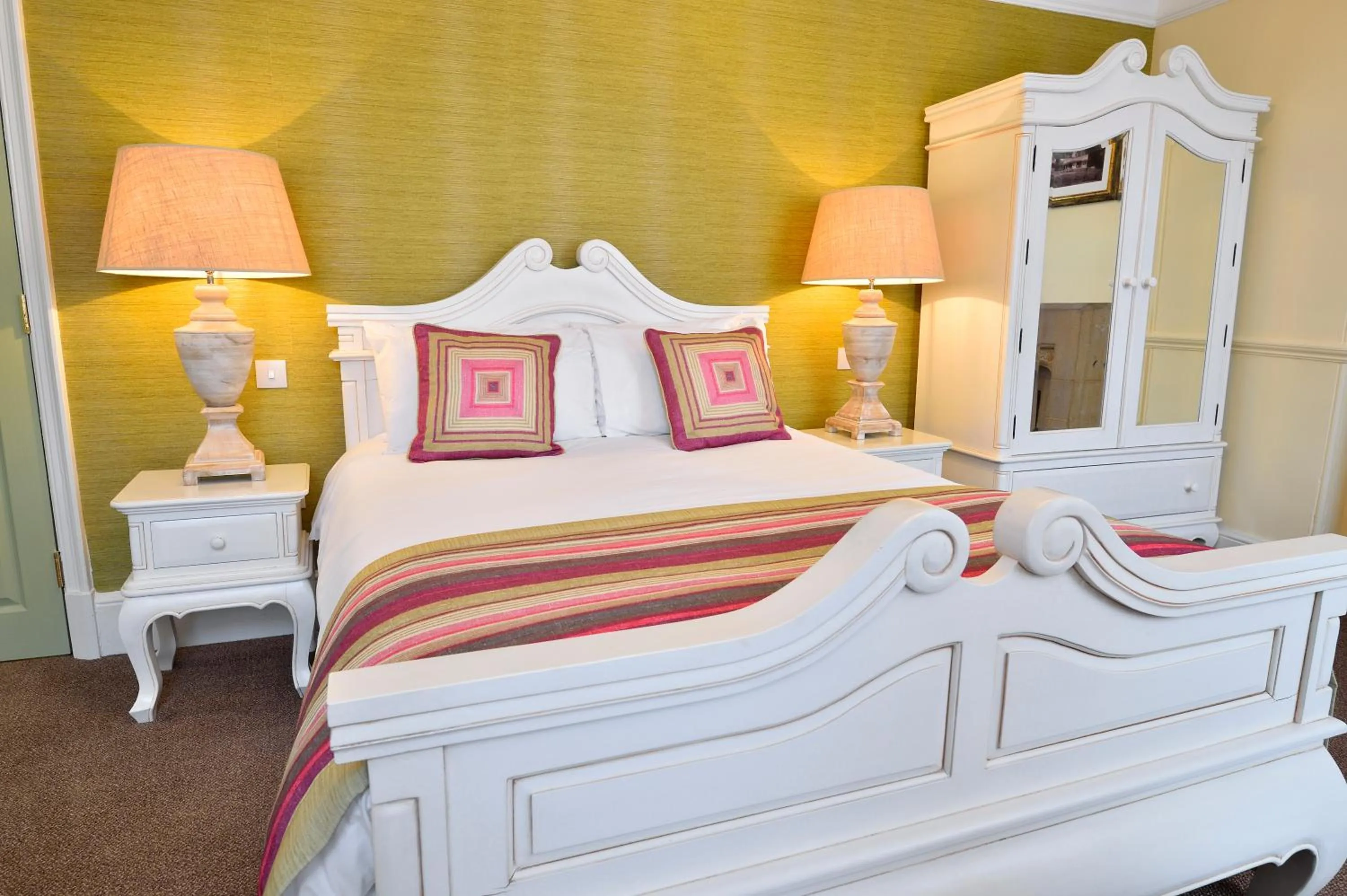 Bedroom, Bed in The George Hotel