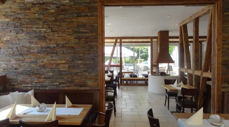 Restaurant/places to eat in Alte Schmiede