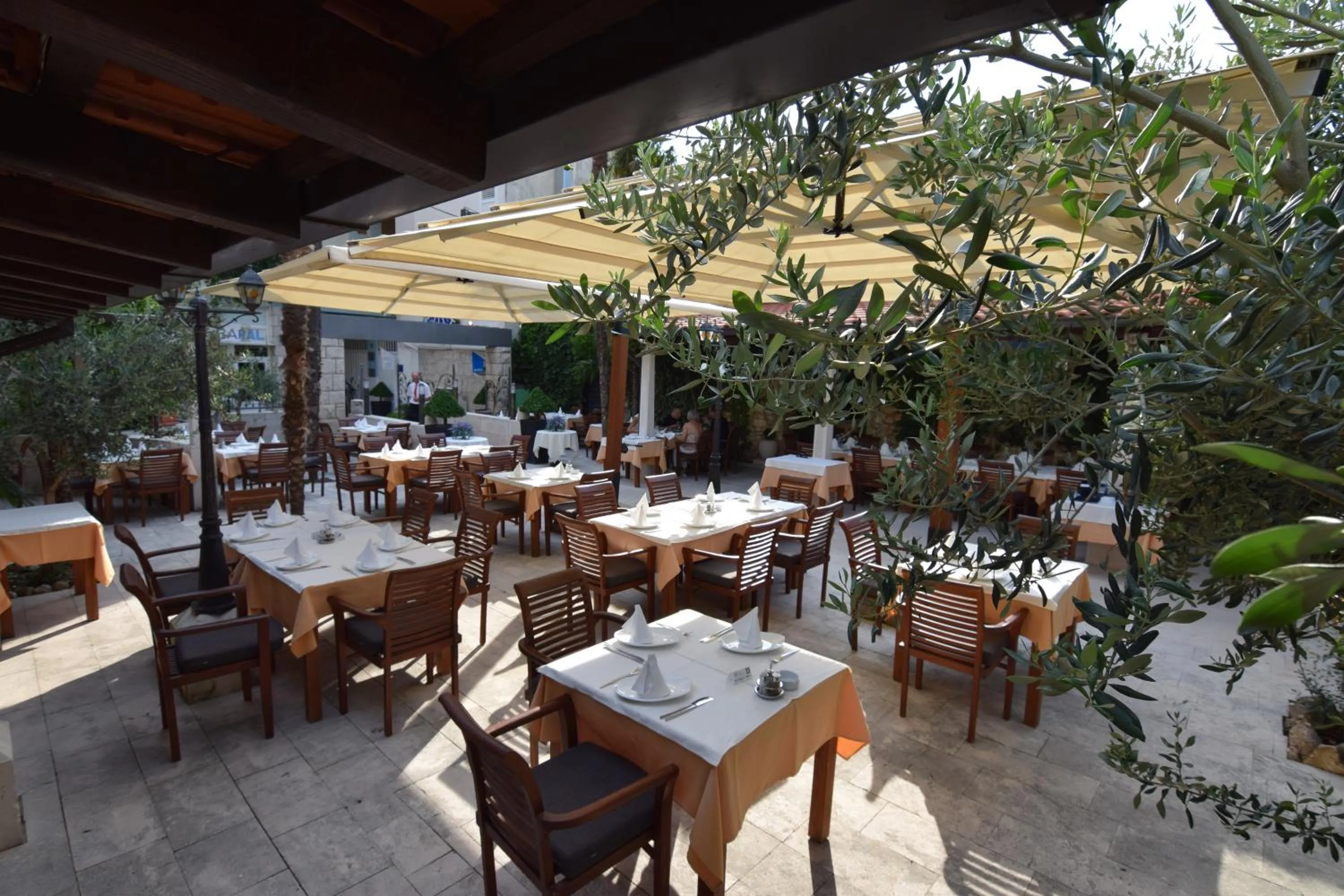 Restaurant/places to eat in Villa Riva