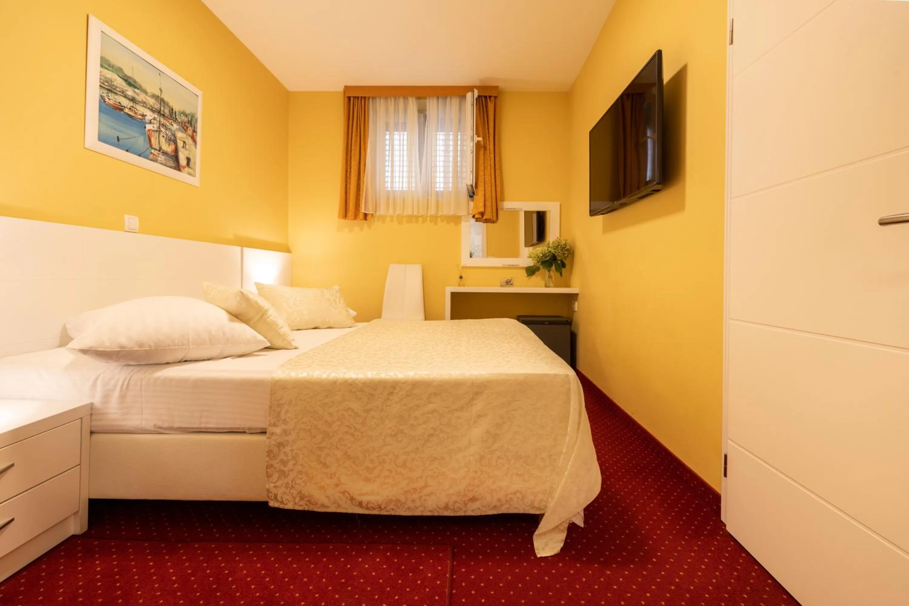 Photo of the whole room in Villa Riva