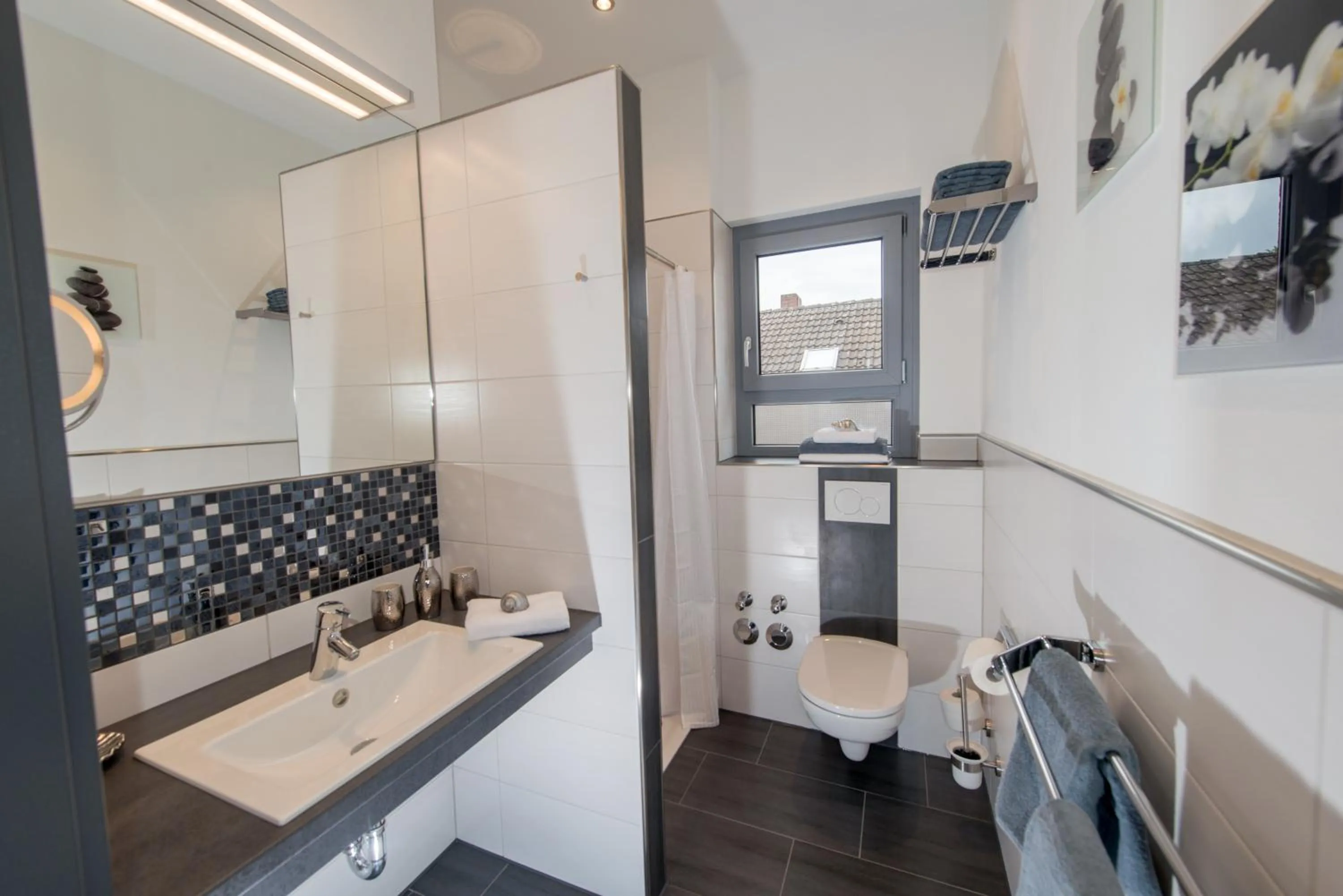 Shower in Design-Apartments by Ulrike Horster