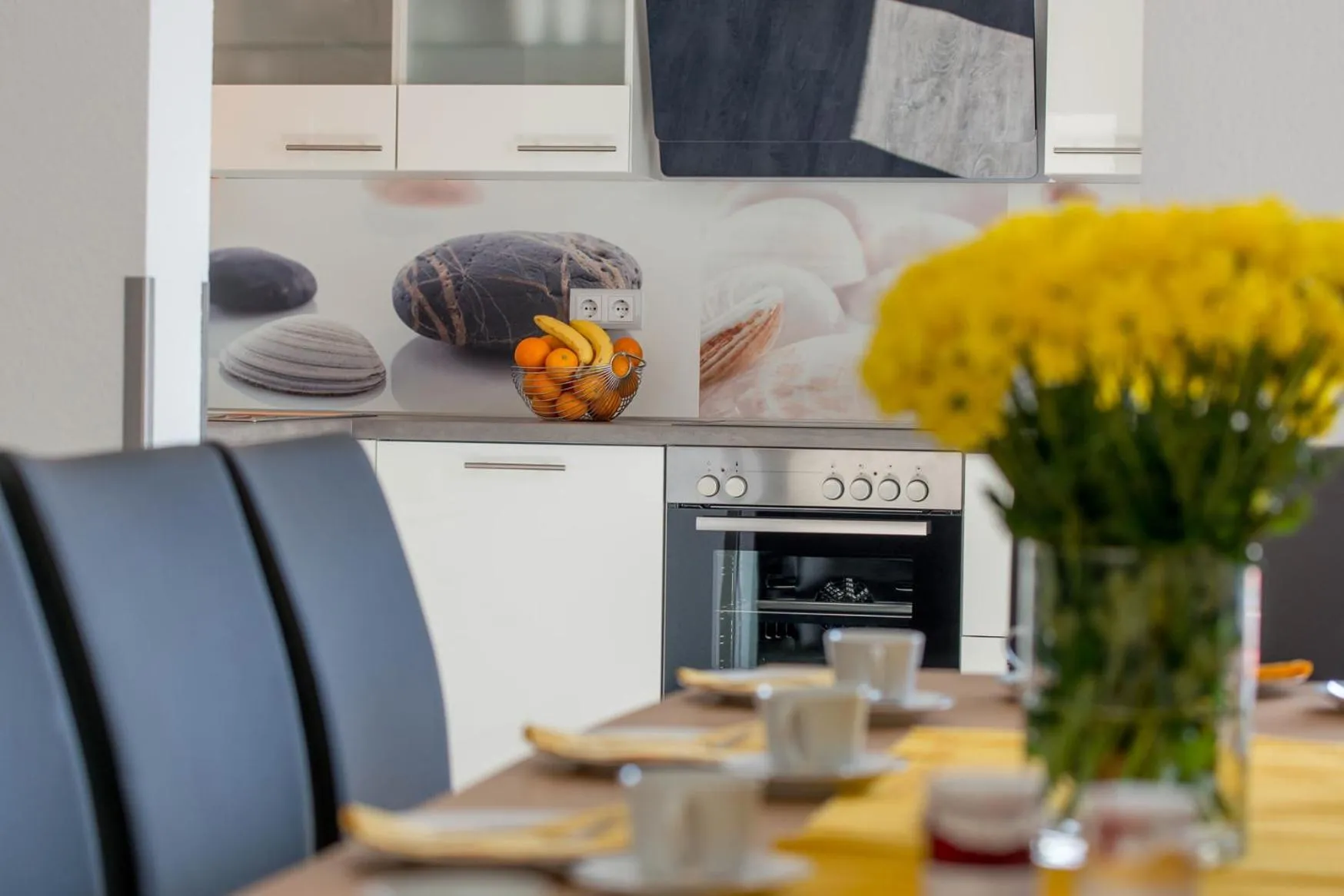 Kitchen or kitchenette in Design-Apartments by Ulrike Horster