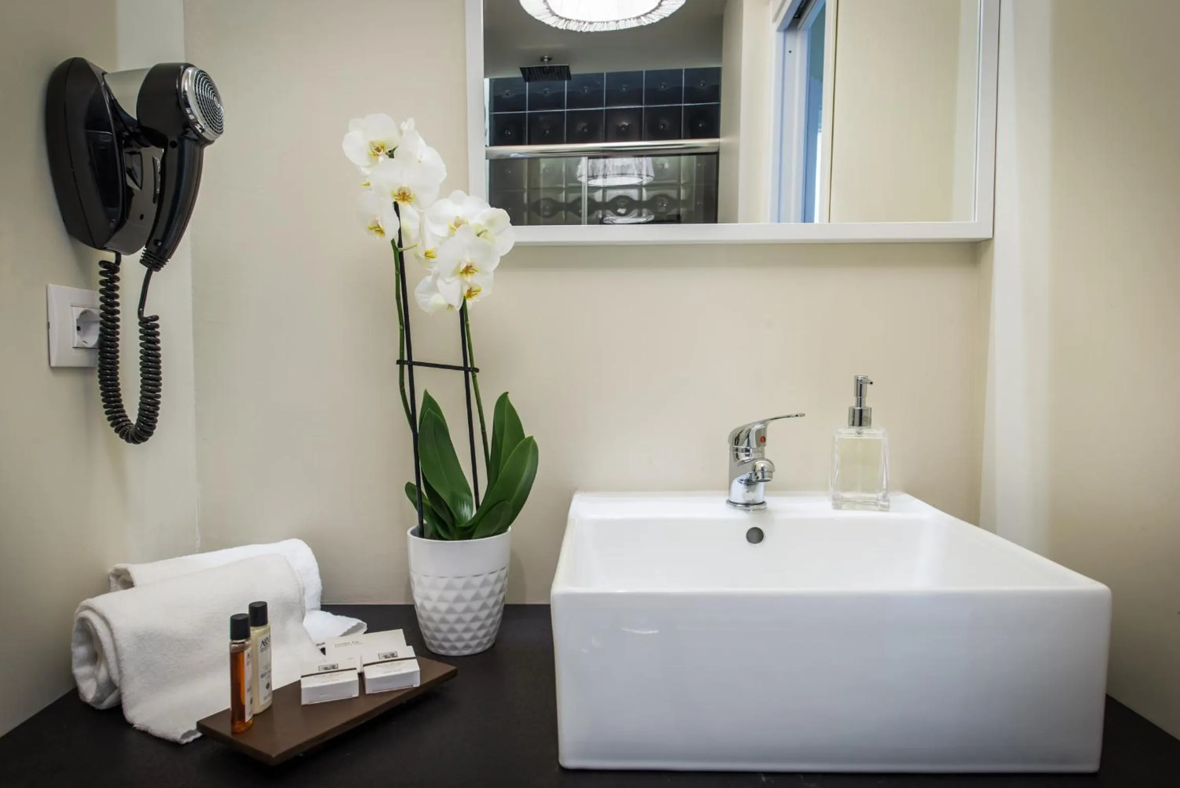 Bathroom in LuxurYenne