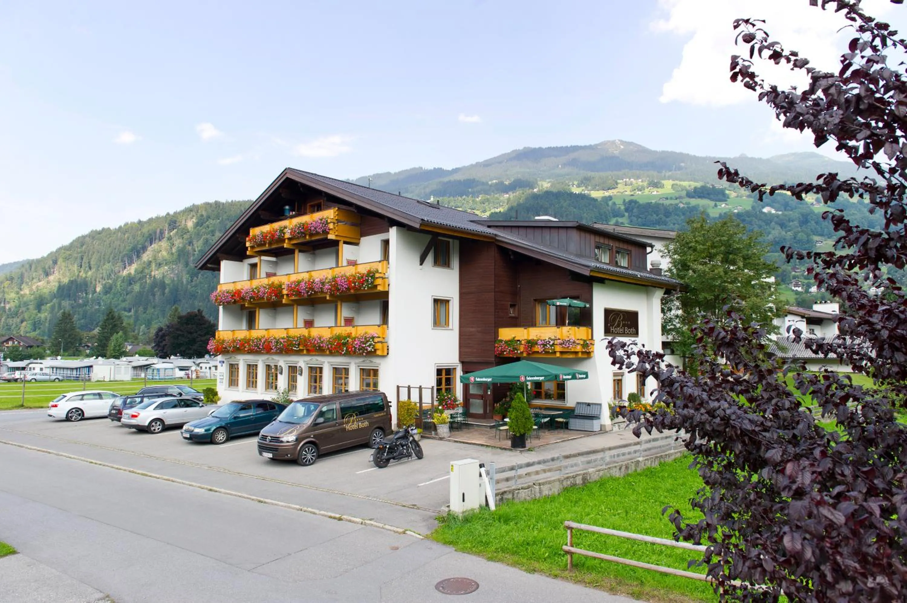 Facade/entrance in Hotel Both