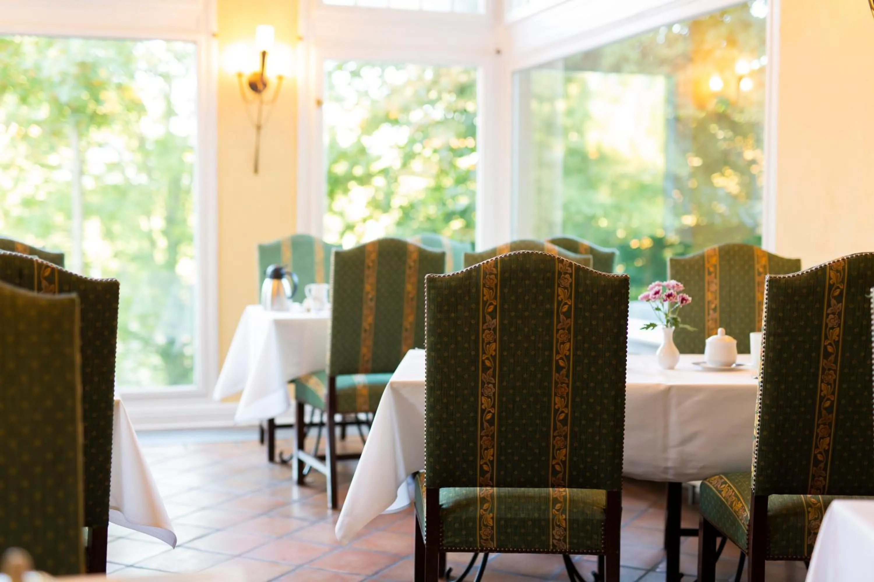 Restaurant/places to eat in Schlosshotel Villa Westerberge
