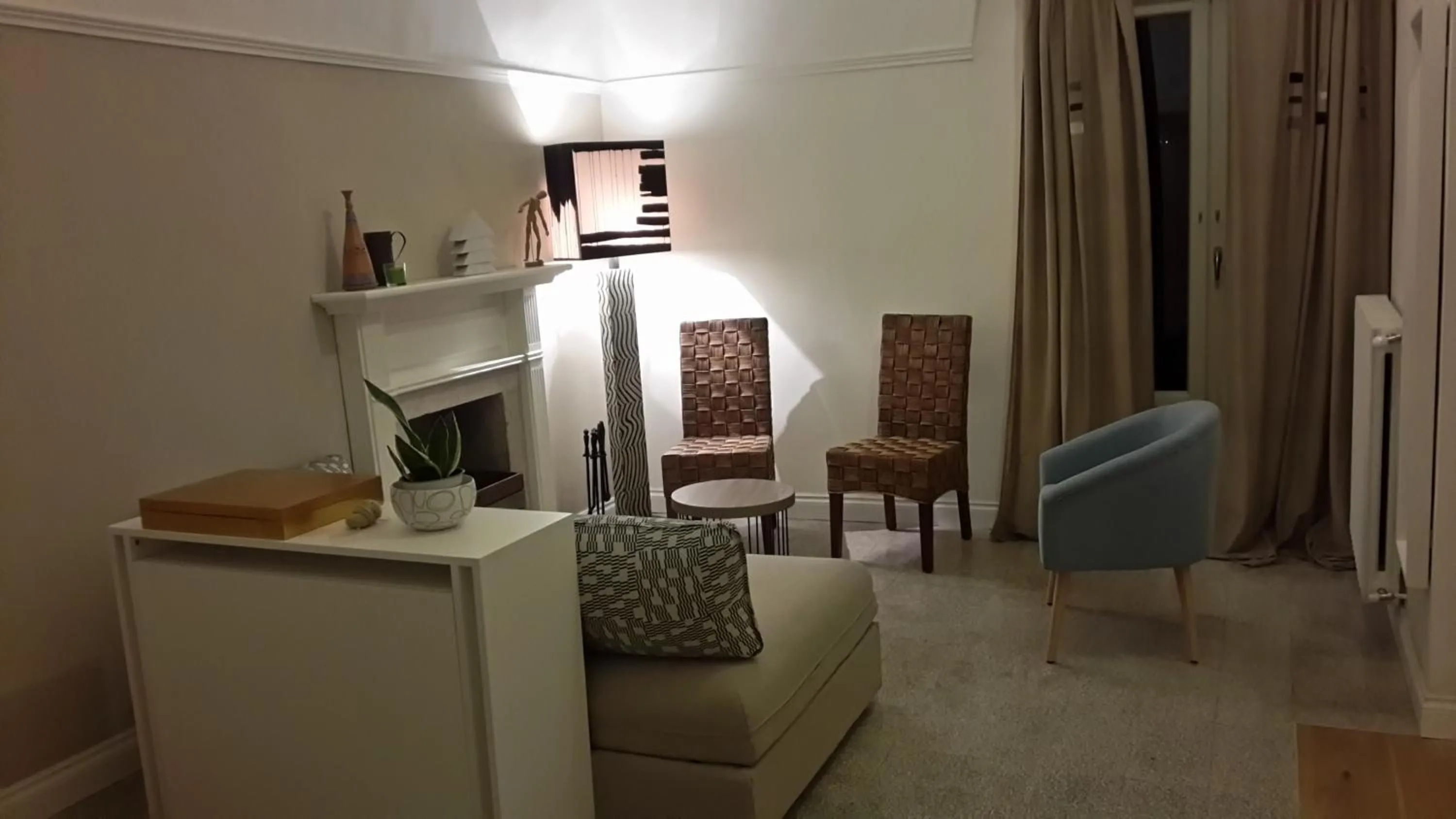 Seating area in Oikia