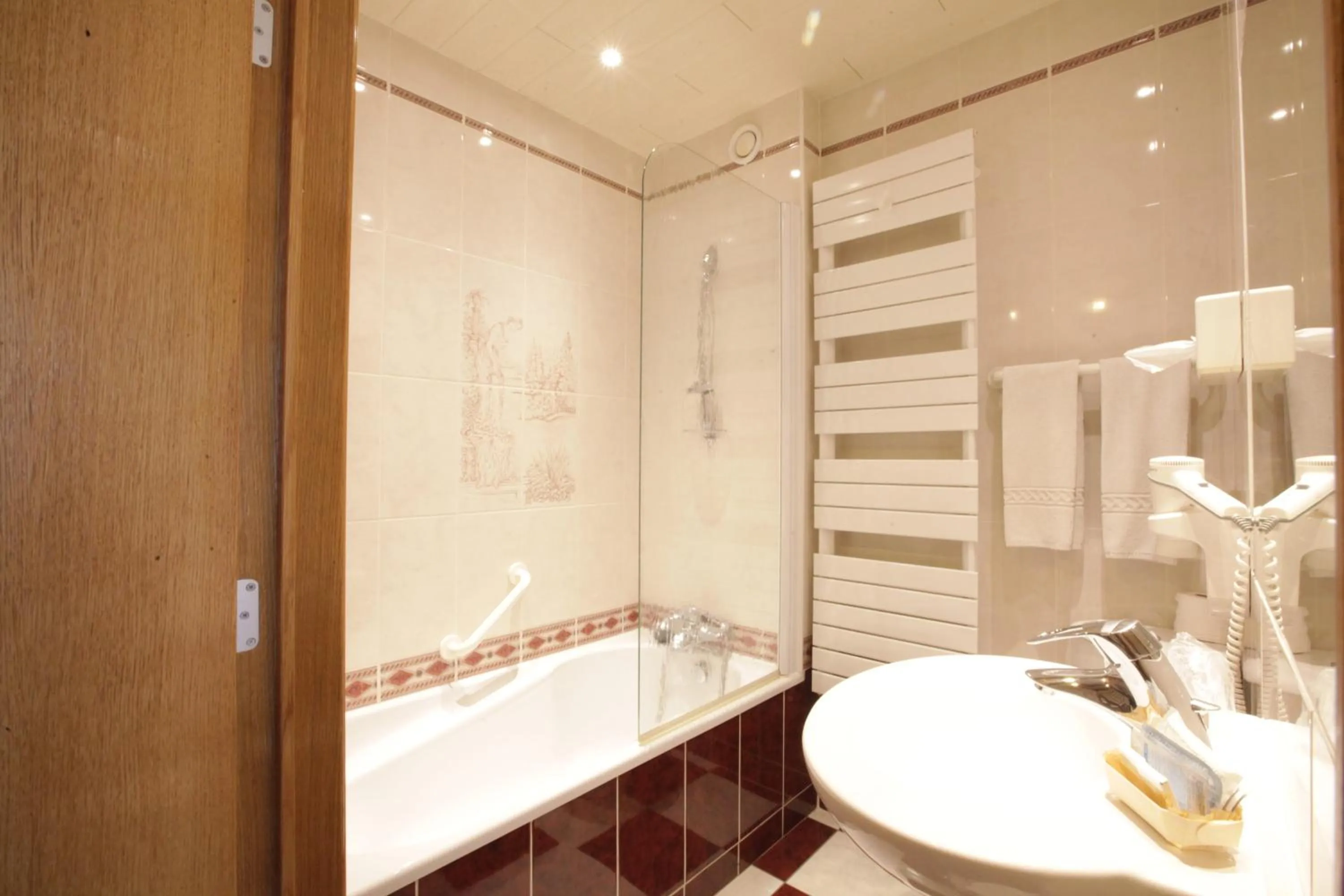 Bathroom in Le Relais Du Marquis