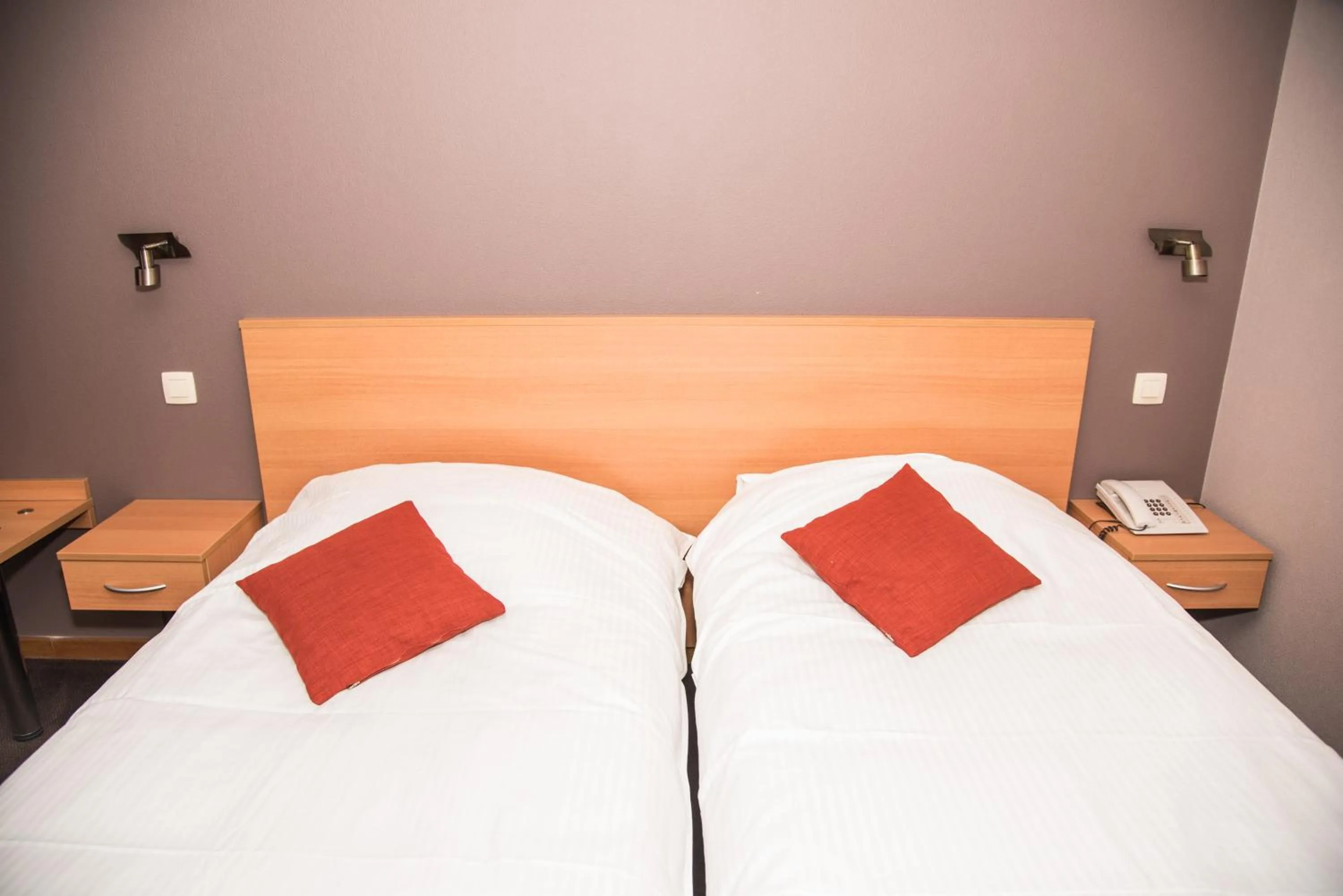 Staff, Bed in Le Relais Du Marquis