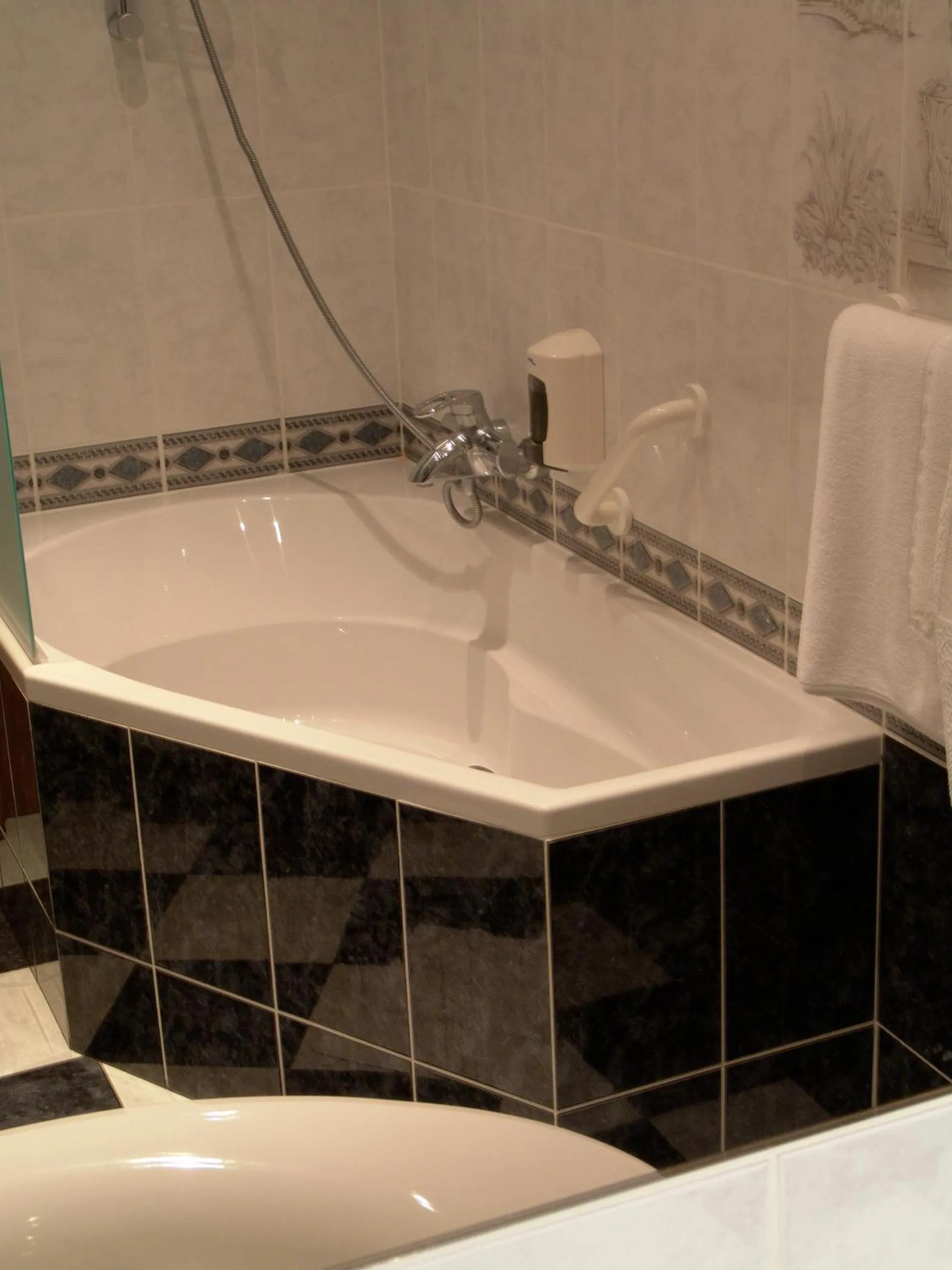 Shower in Le Relais Du Marquis