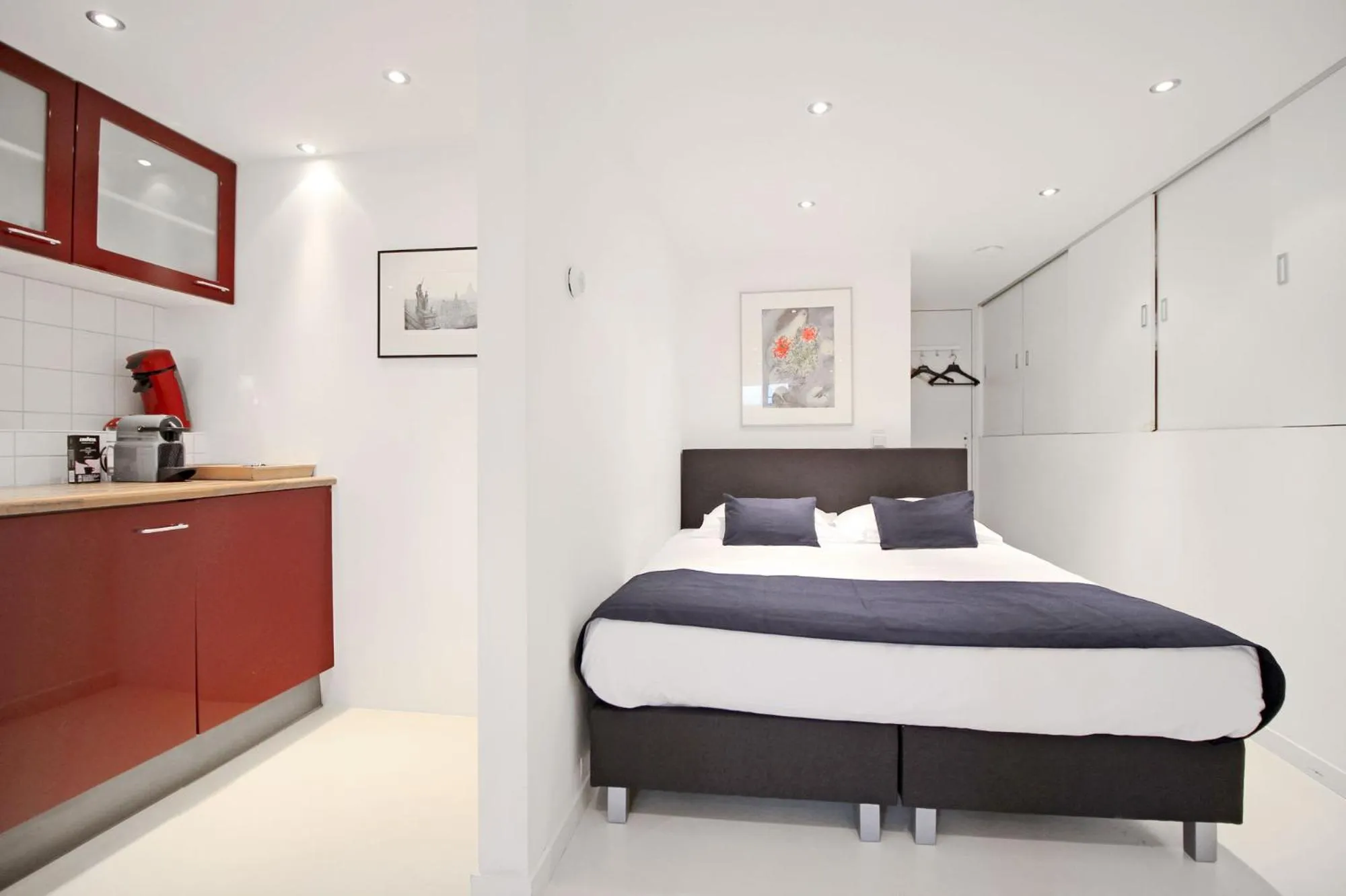 Photo of the whole room, Bed in Romantic Jordaan Canalsuite near Anne Frank House