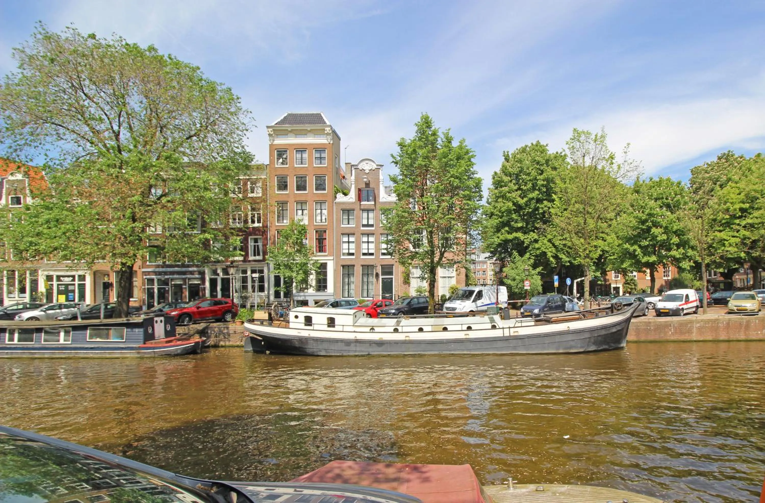 Neighbourhood in Romantic Jordaan Canalsuite near Anne Frank House