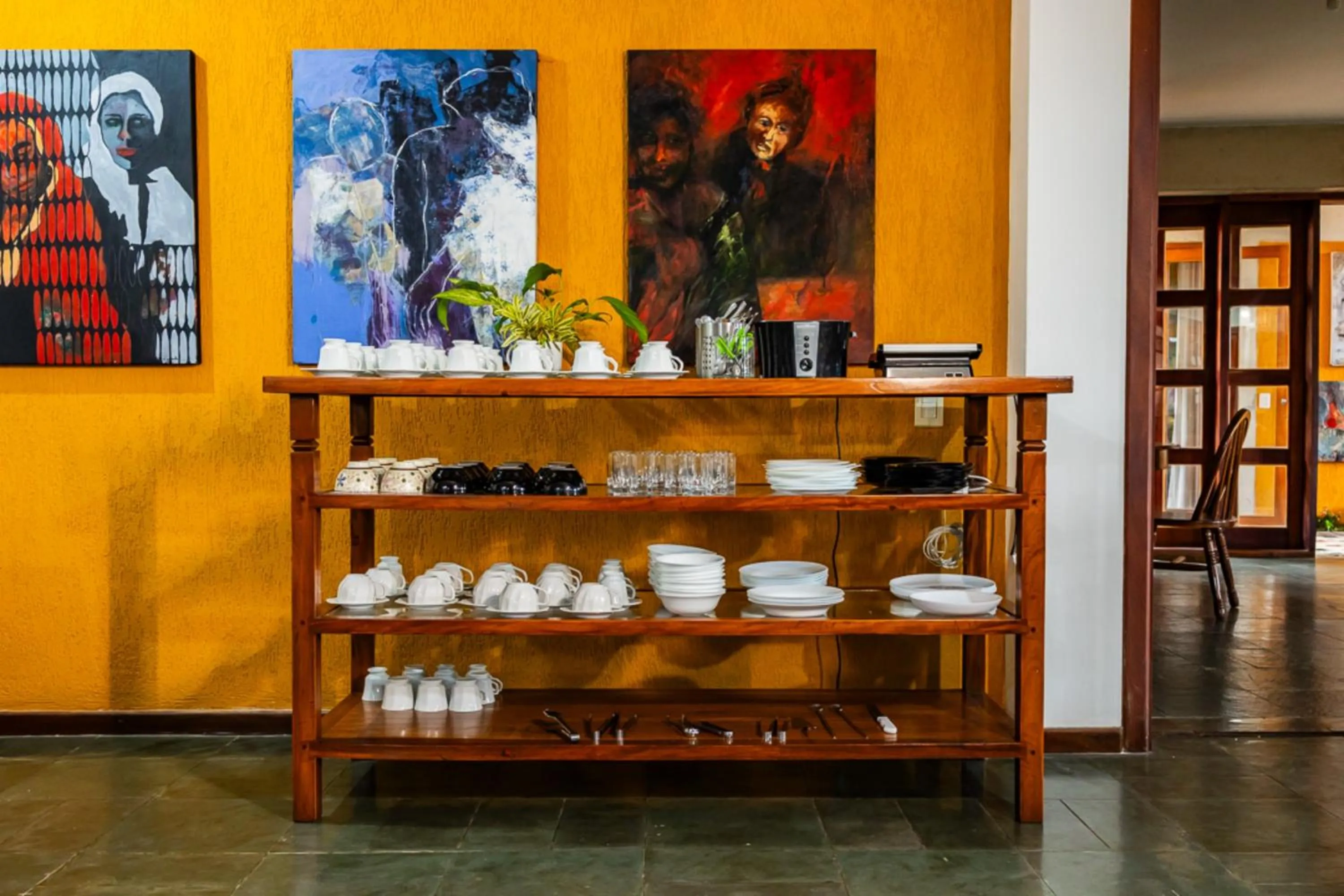 Coffee/tea facilities in Putini Pousada e Hotel by OYO