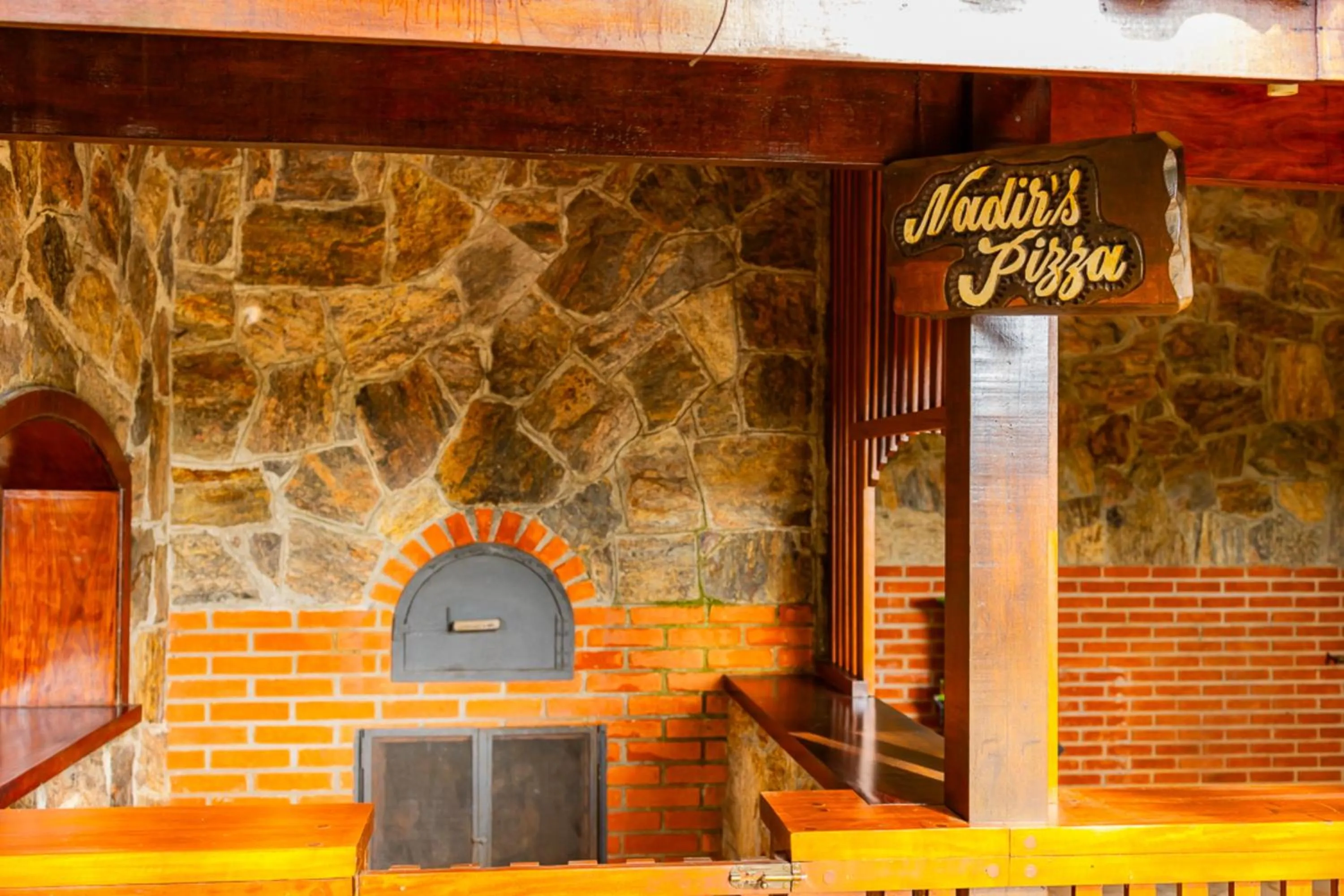 BBQ facilities in Putini Pousada e Hotel by OYO