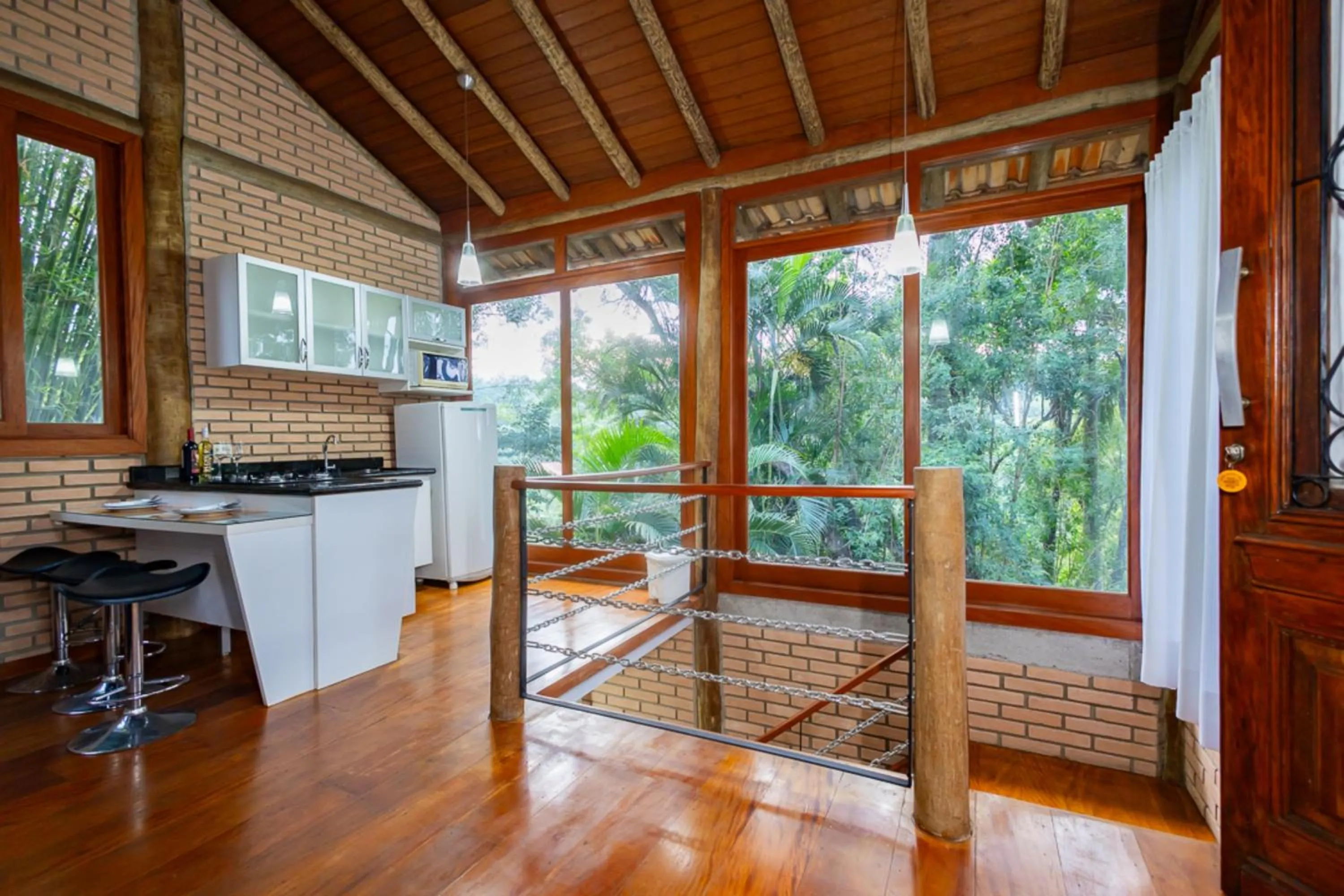 Kitchen or kitchenette in Putini Pousada e Hotel by OYO