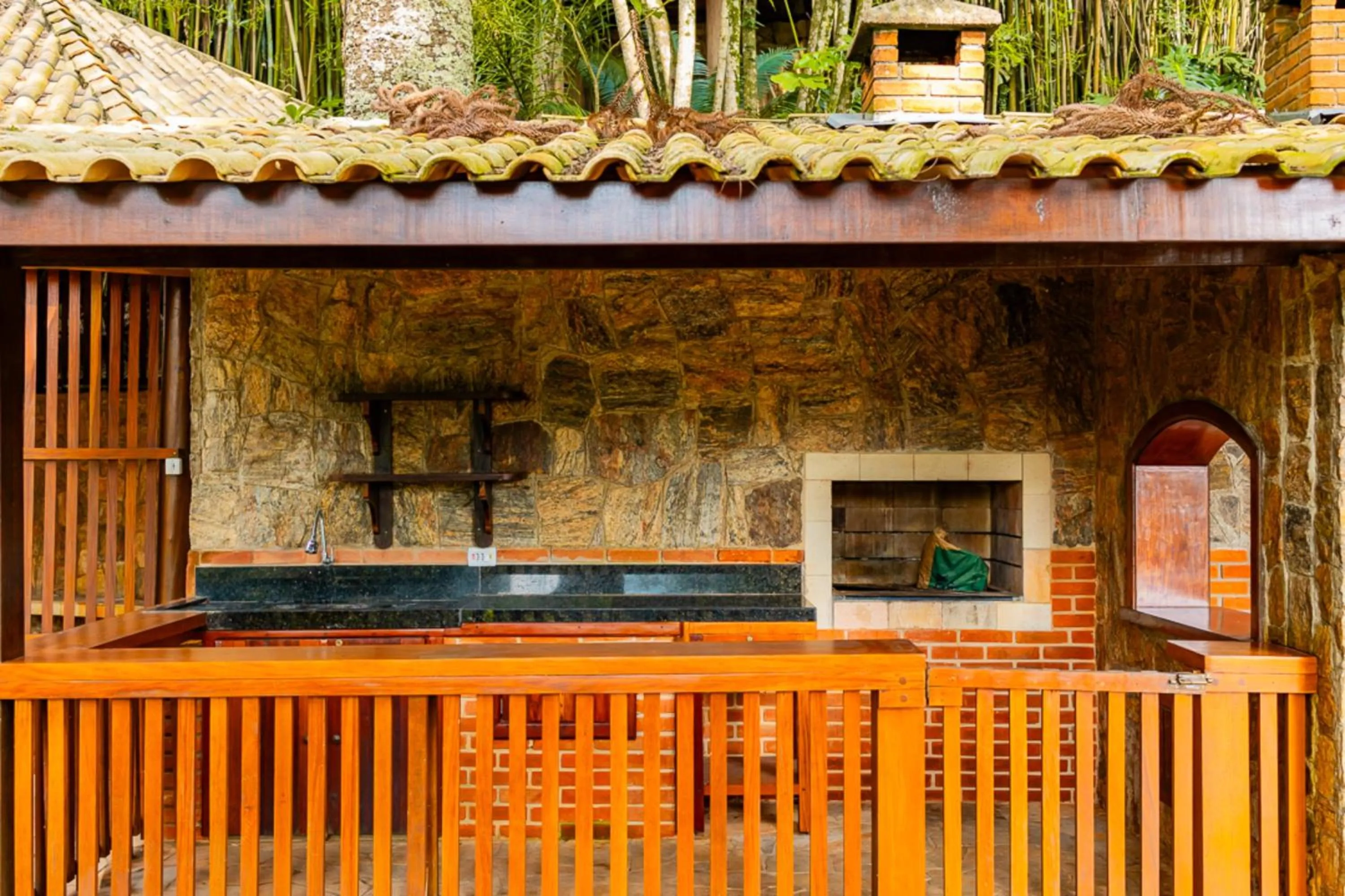 BBQ facilities in Putini Pousada e Hotel by OYO
