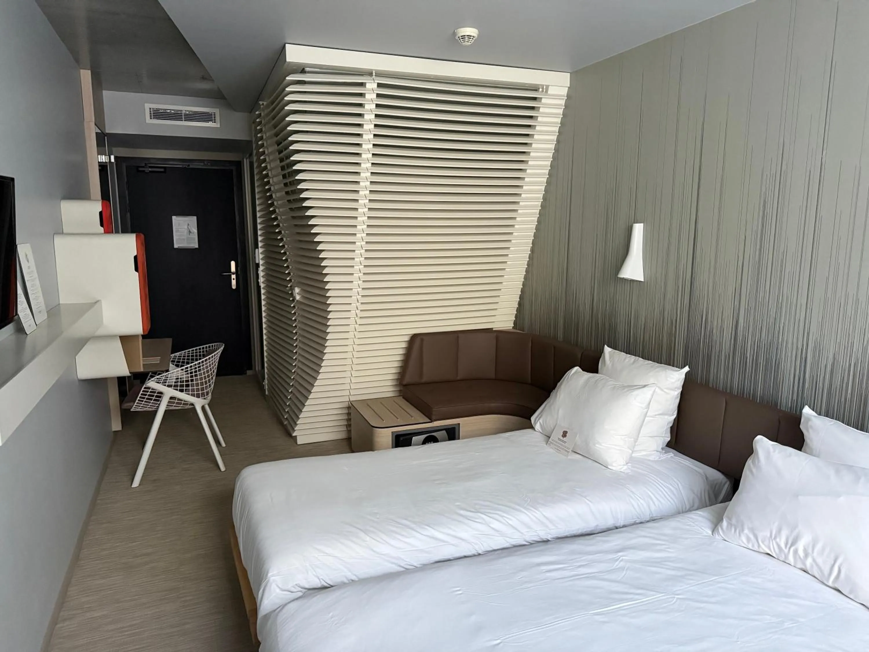 Bedroom, Bed in OKKO Hotels Paris Porte De Versailles