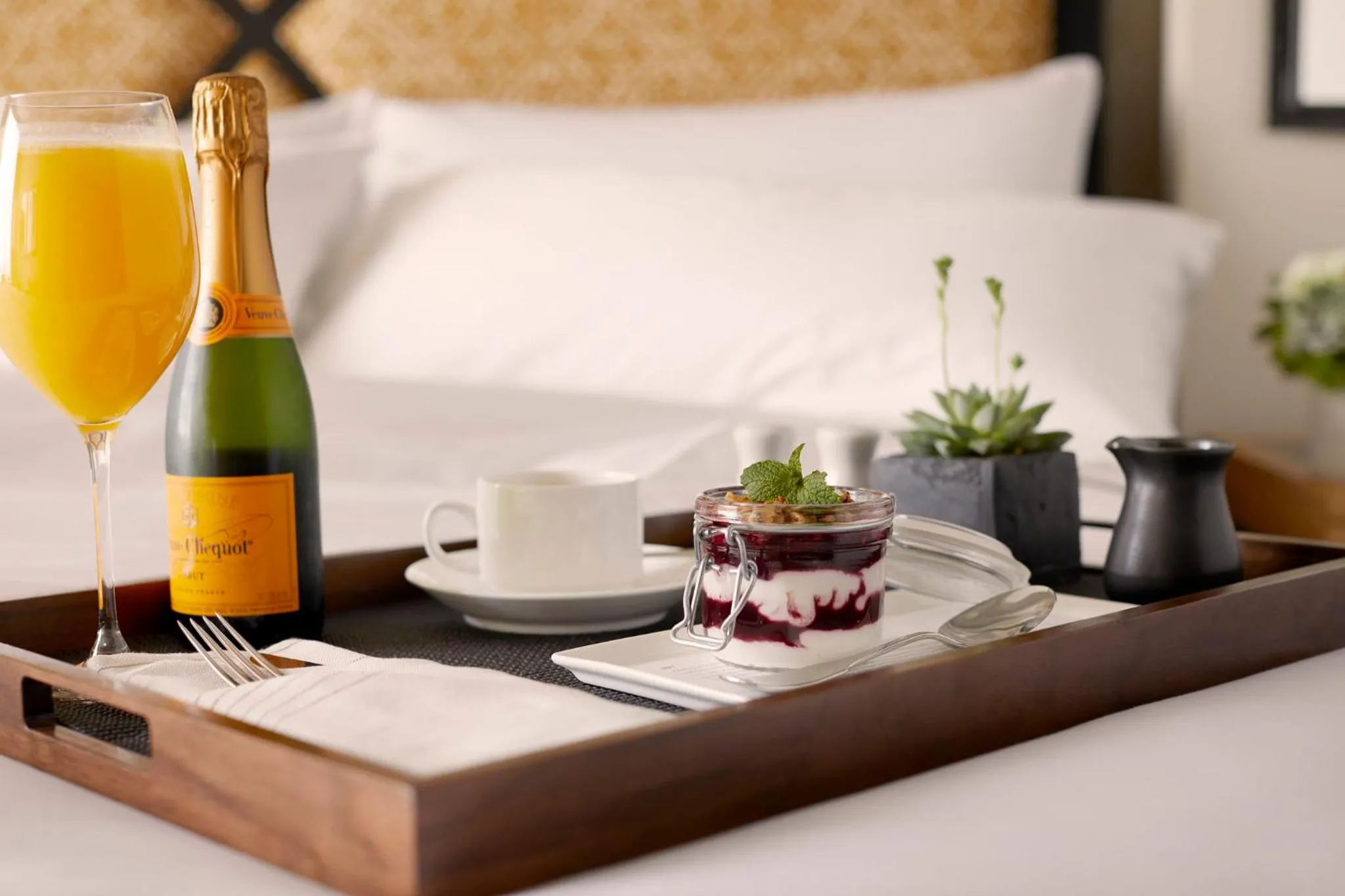 Breakfast, Bed in Archer Hotel Napa