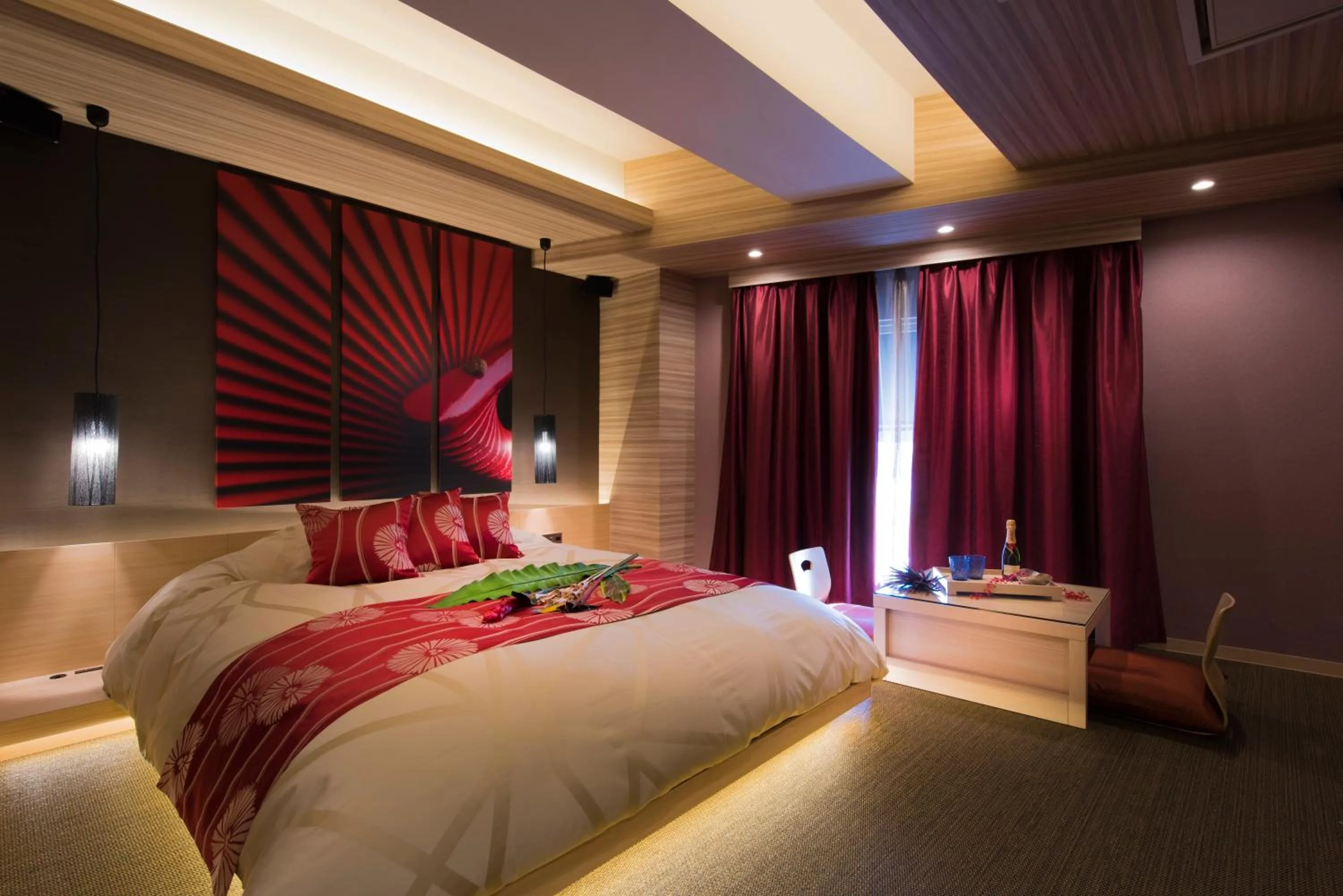 Living room, Bed in Hotel Zen Rikyu Yokohama Hazawa