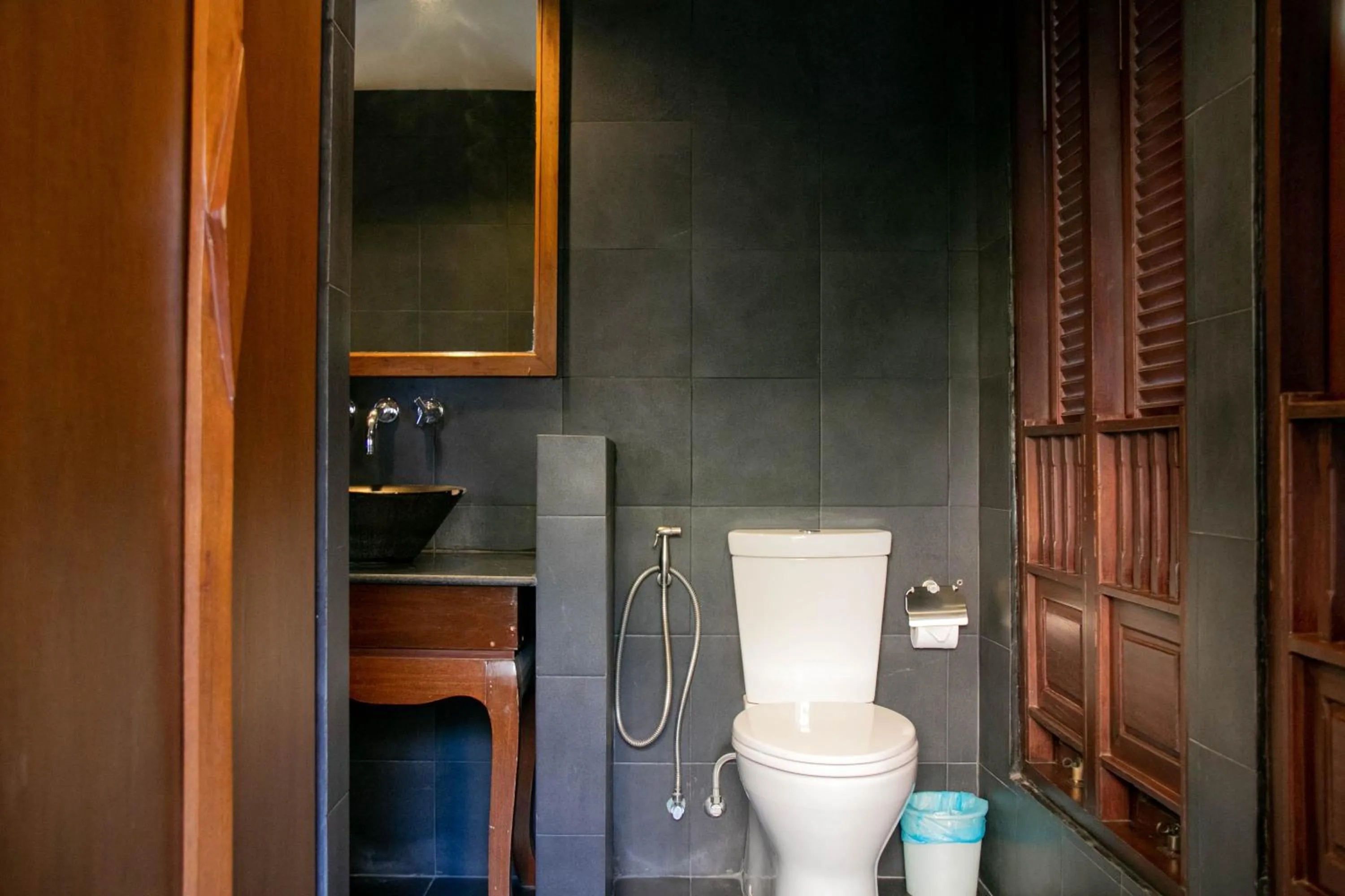 Toilet in Lamphu Tree House Boutique Hotel
