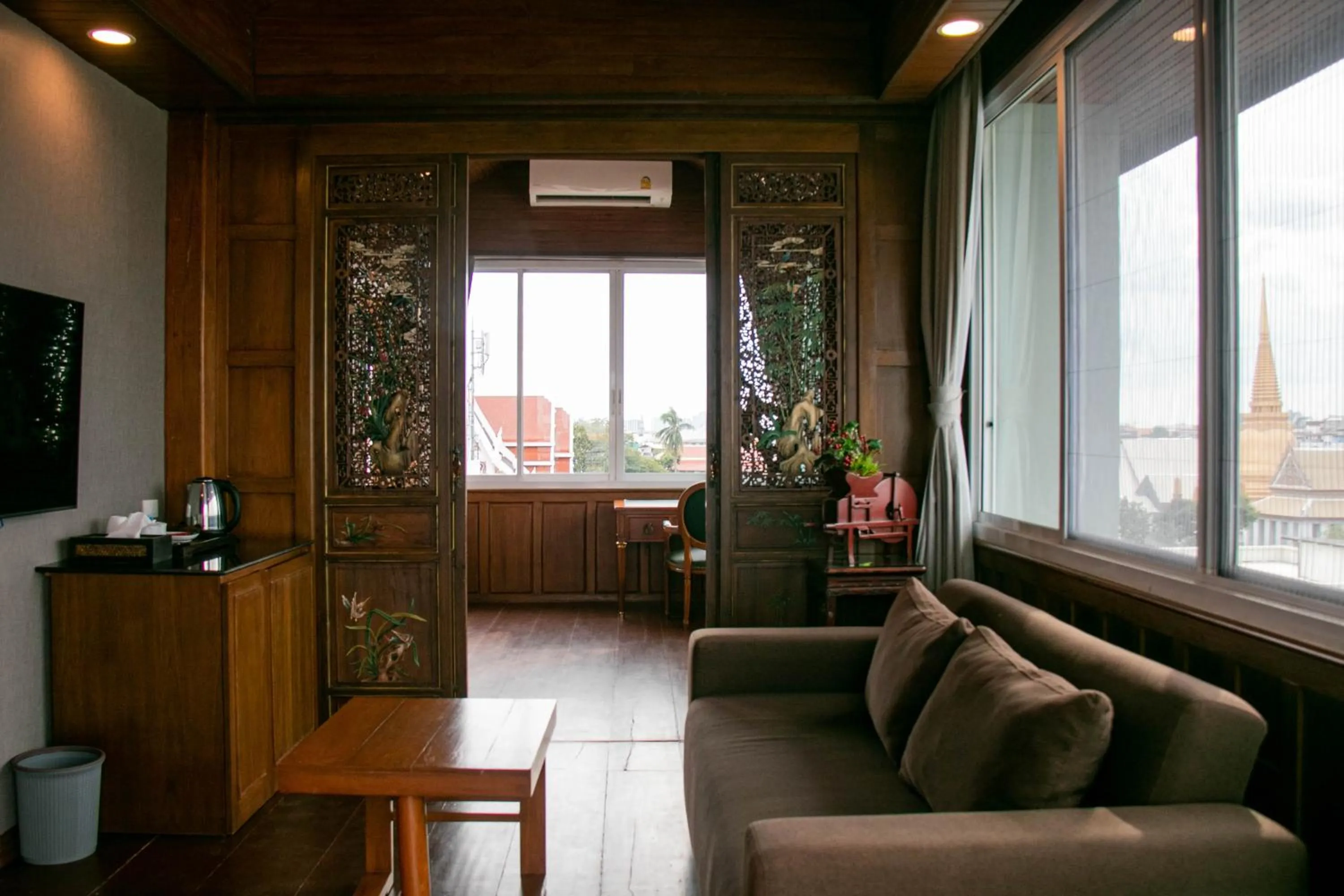 TV and multimedia in Lamphu Tree House Boutique Hotel