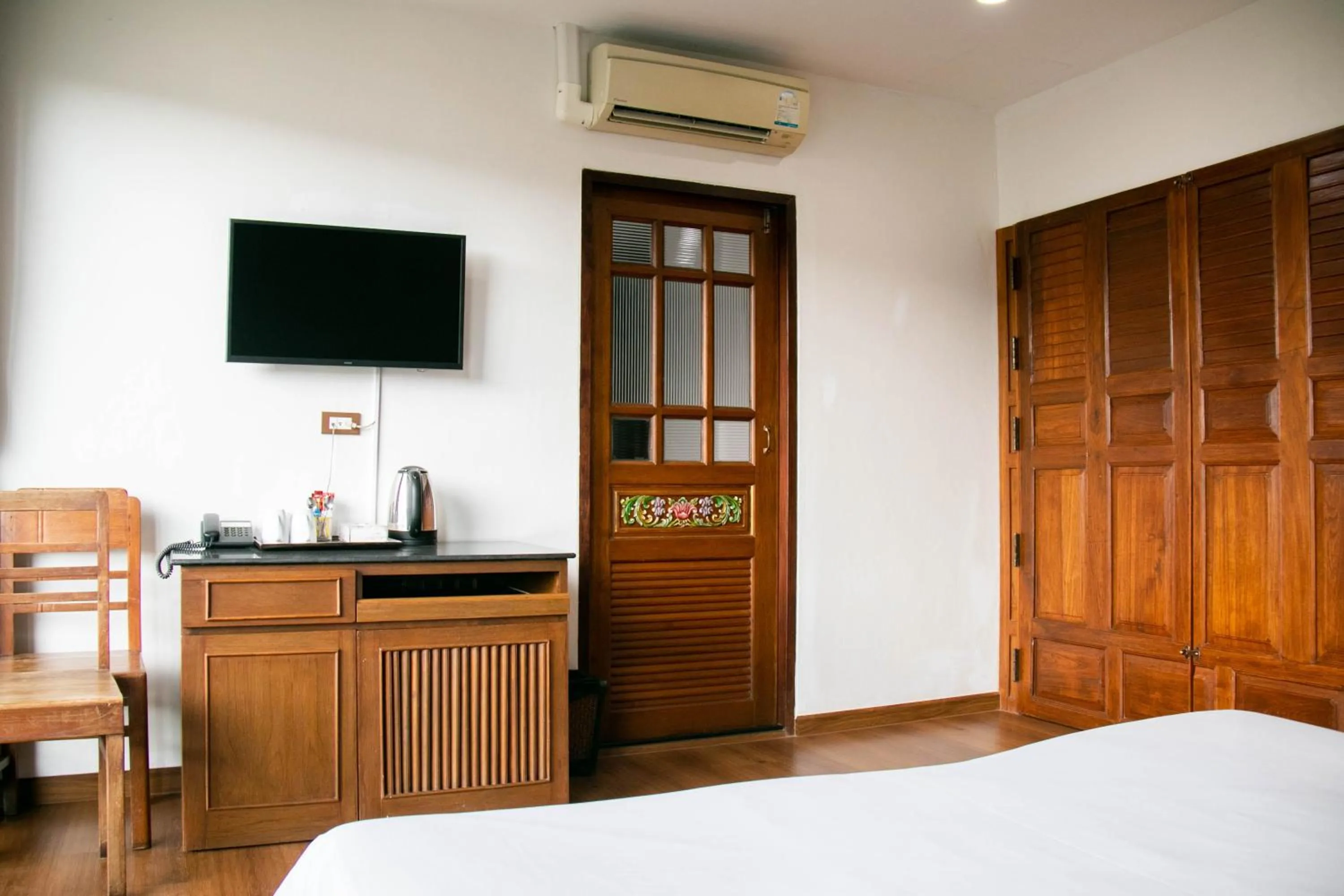 TV and multimedia, Bed in Lamphu Tree House Boutique Hotel