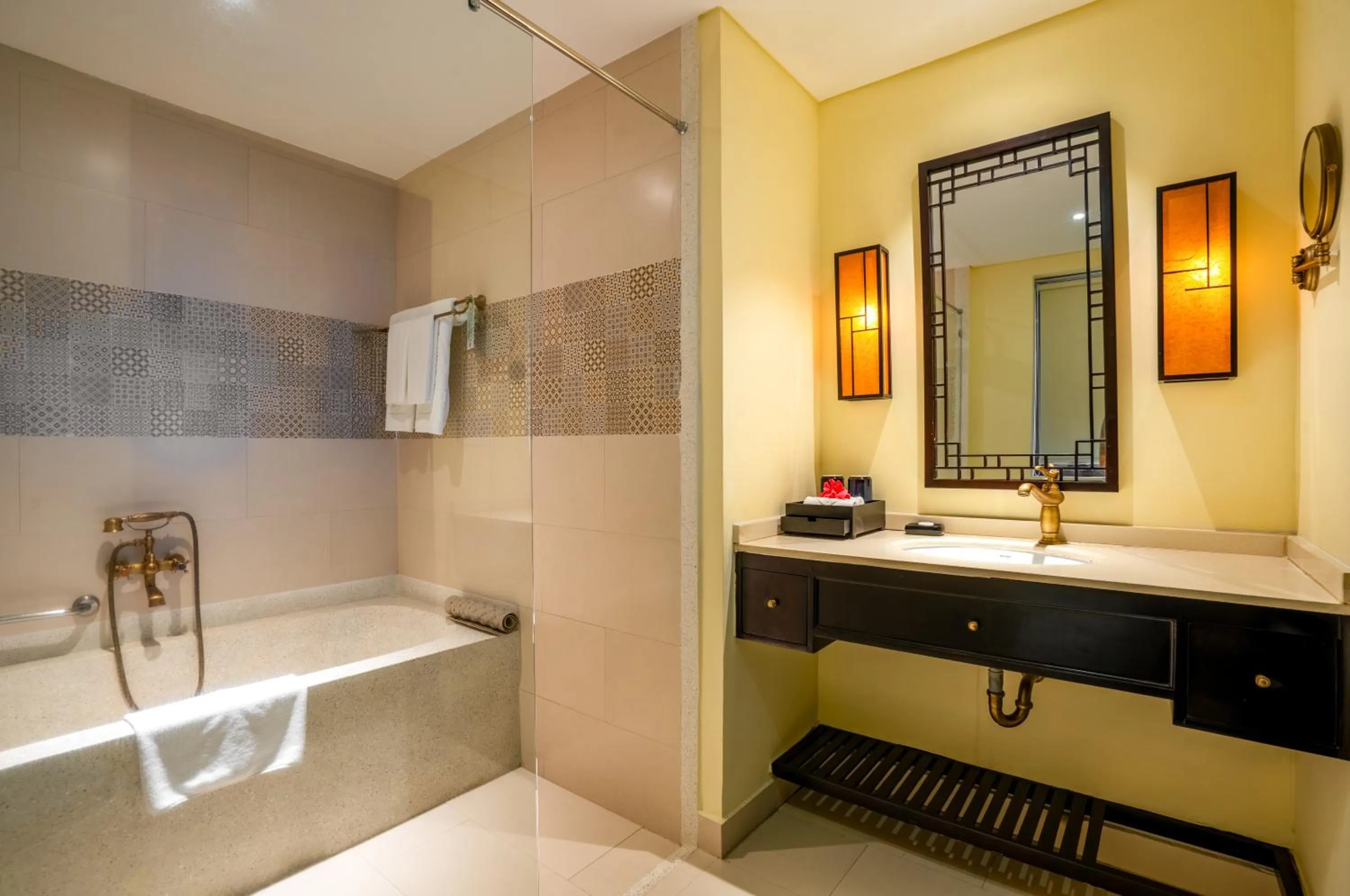 Shower in Wyndham Garden Hoi An Cua Dai Beach