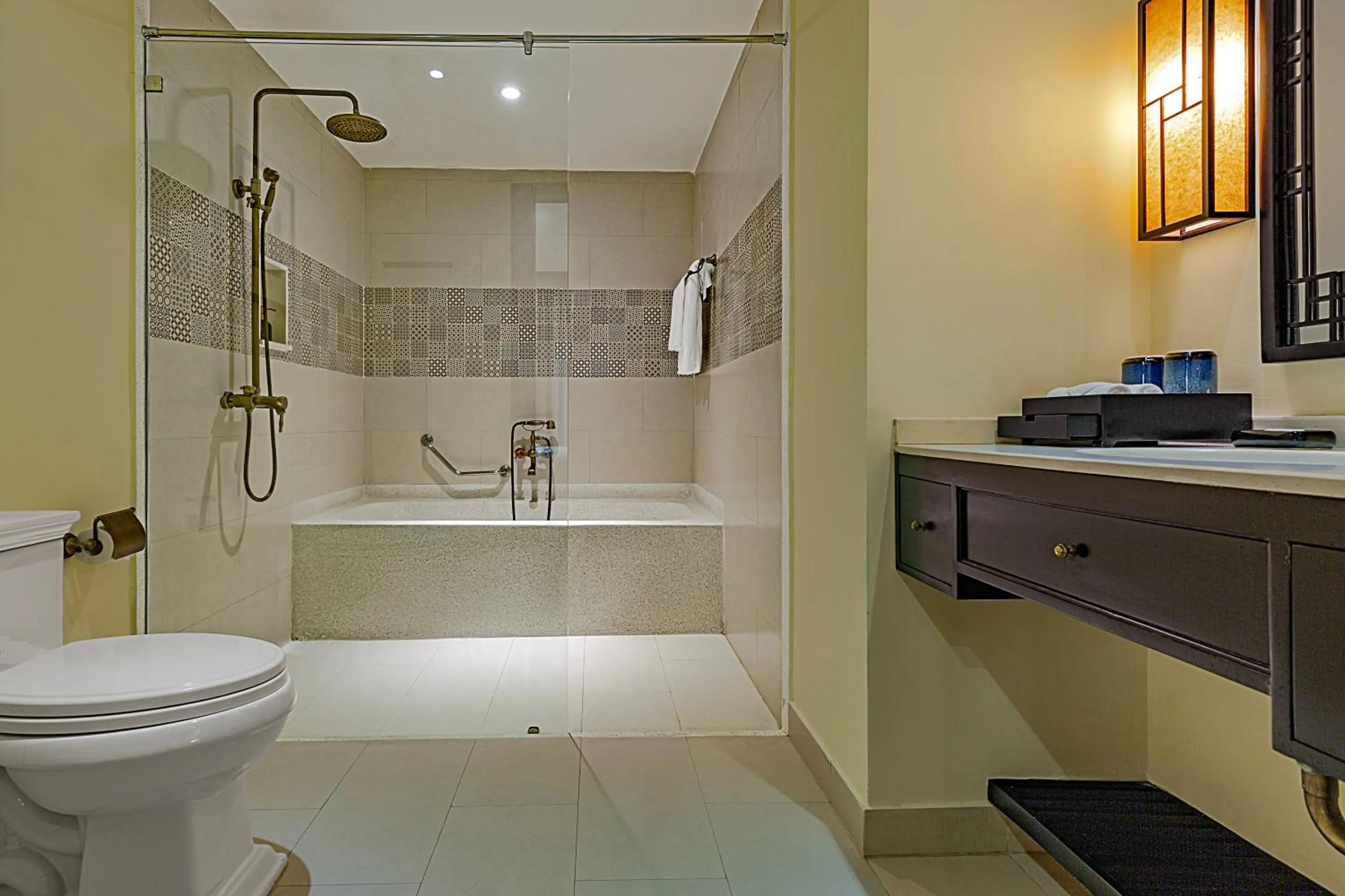 Shower in Wyndham Garden Hoi An Cua Dai Beach