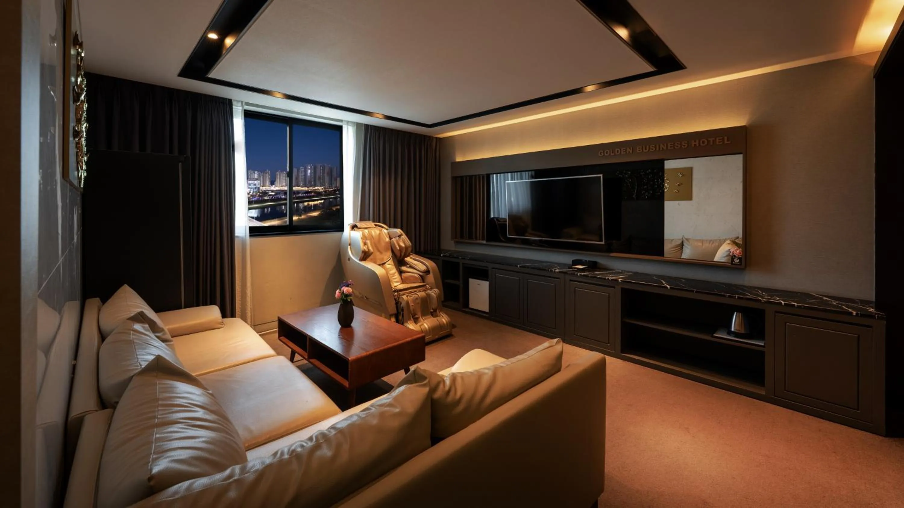 Golden Business Hotel