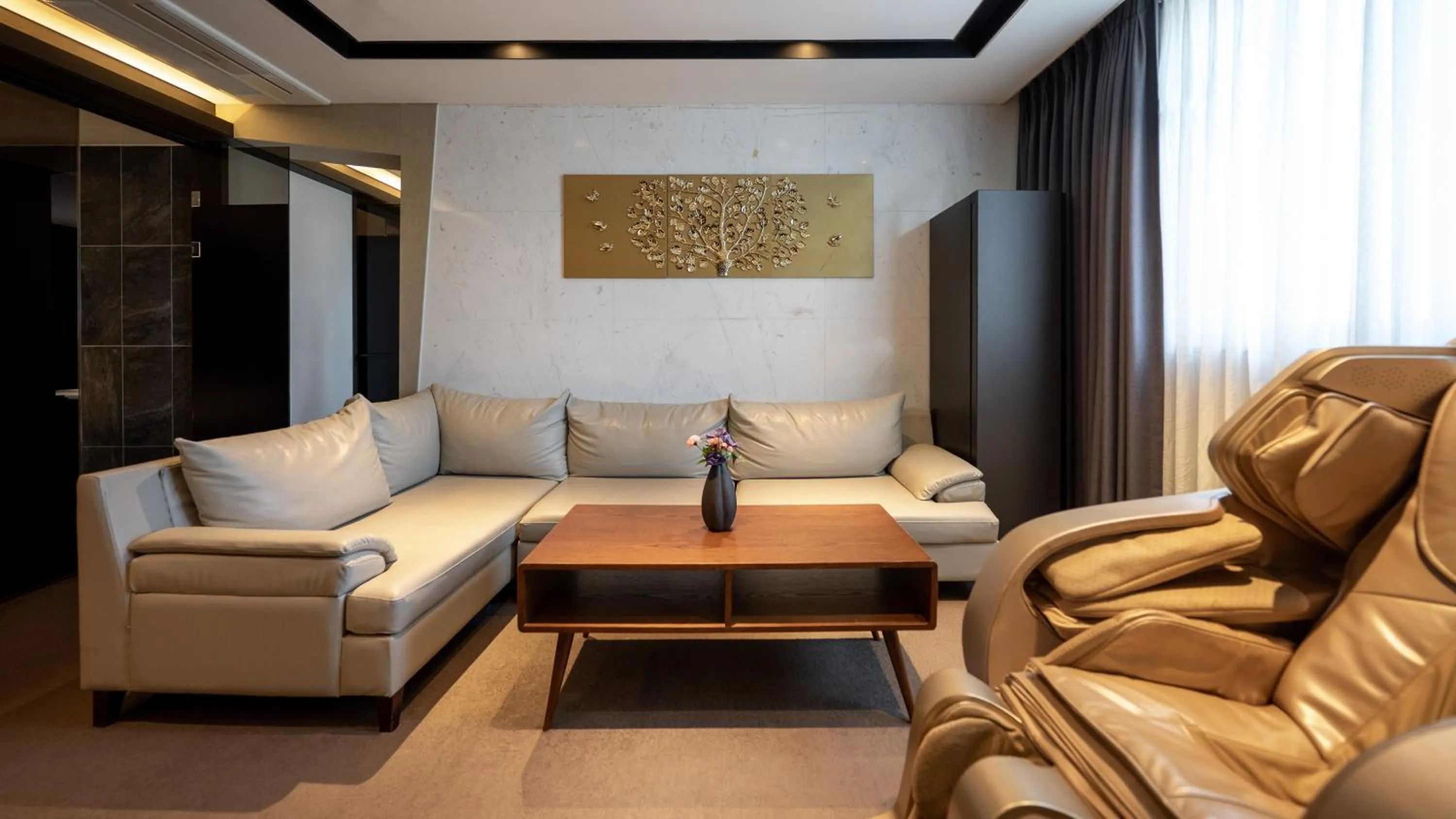 Golden Business Hotel