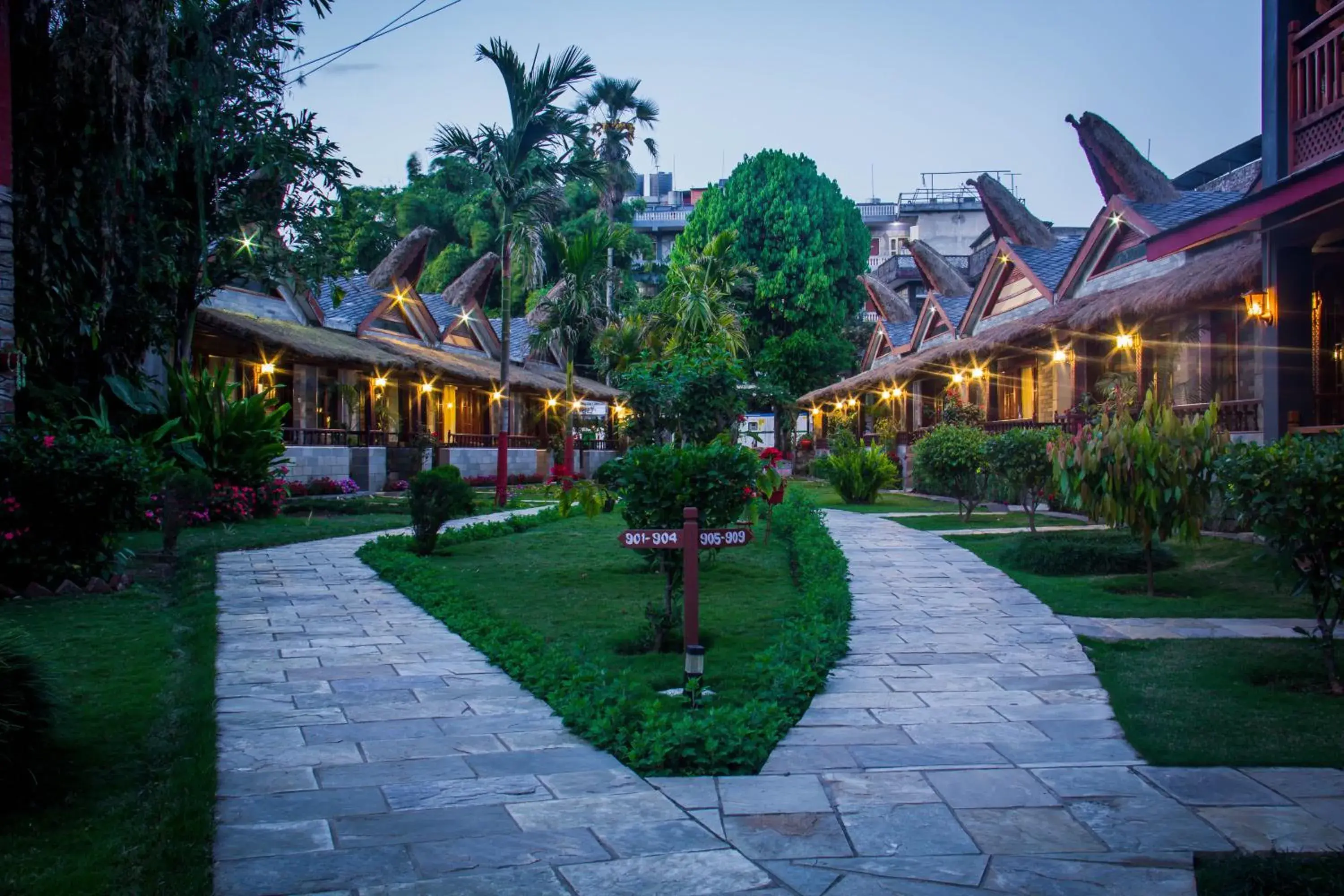 Garden in Lake View Resort Garden in Lake View Resort