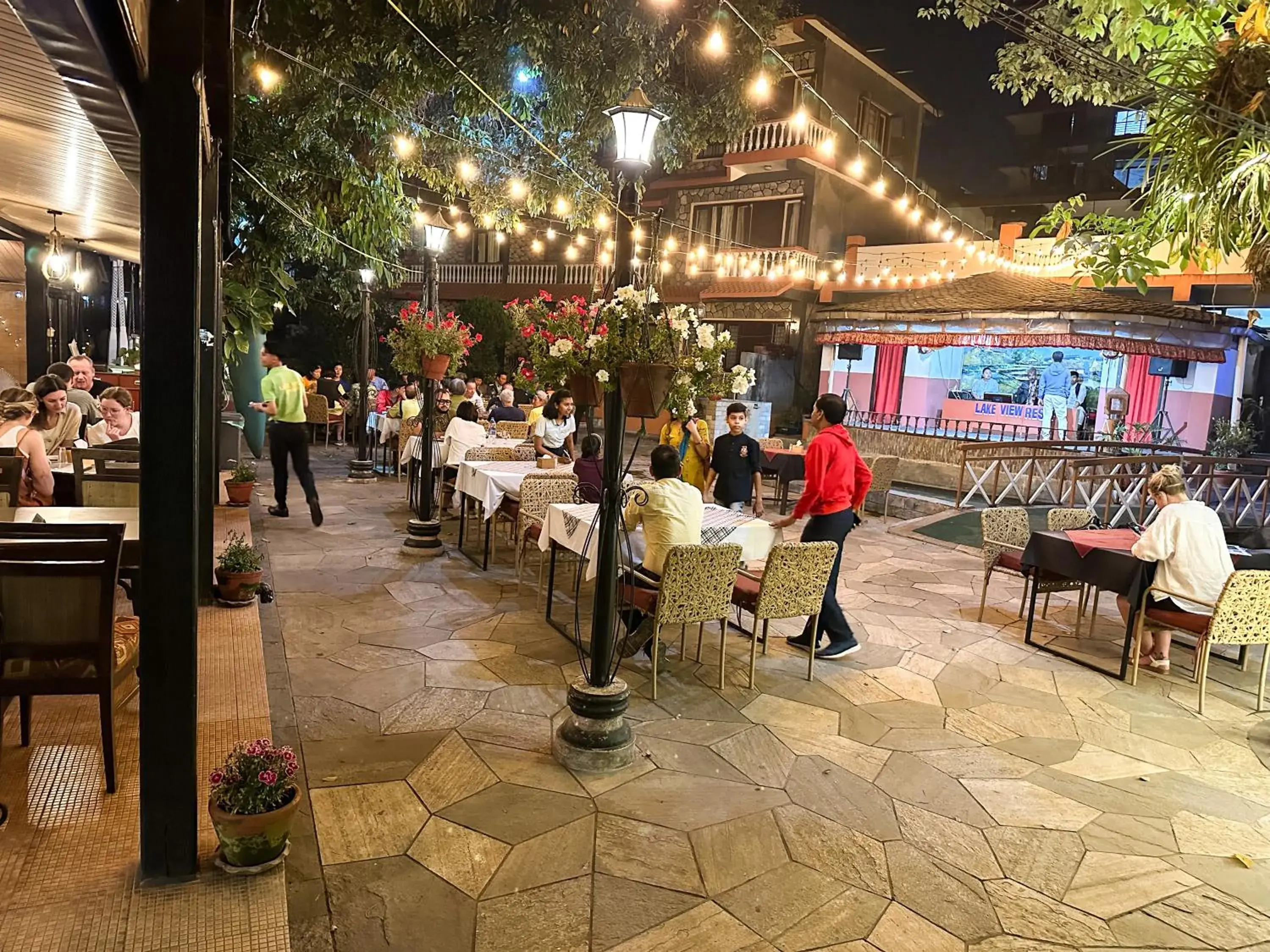 Restaurant/places to eat in Lake View Resort Restaurant/places to eat in Lake View Resort