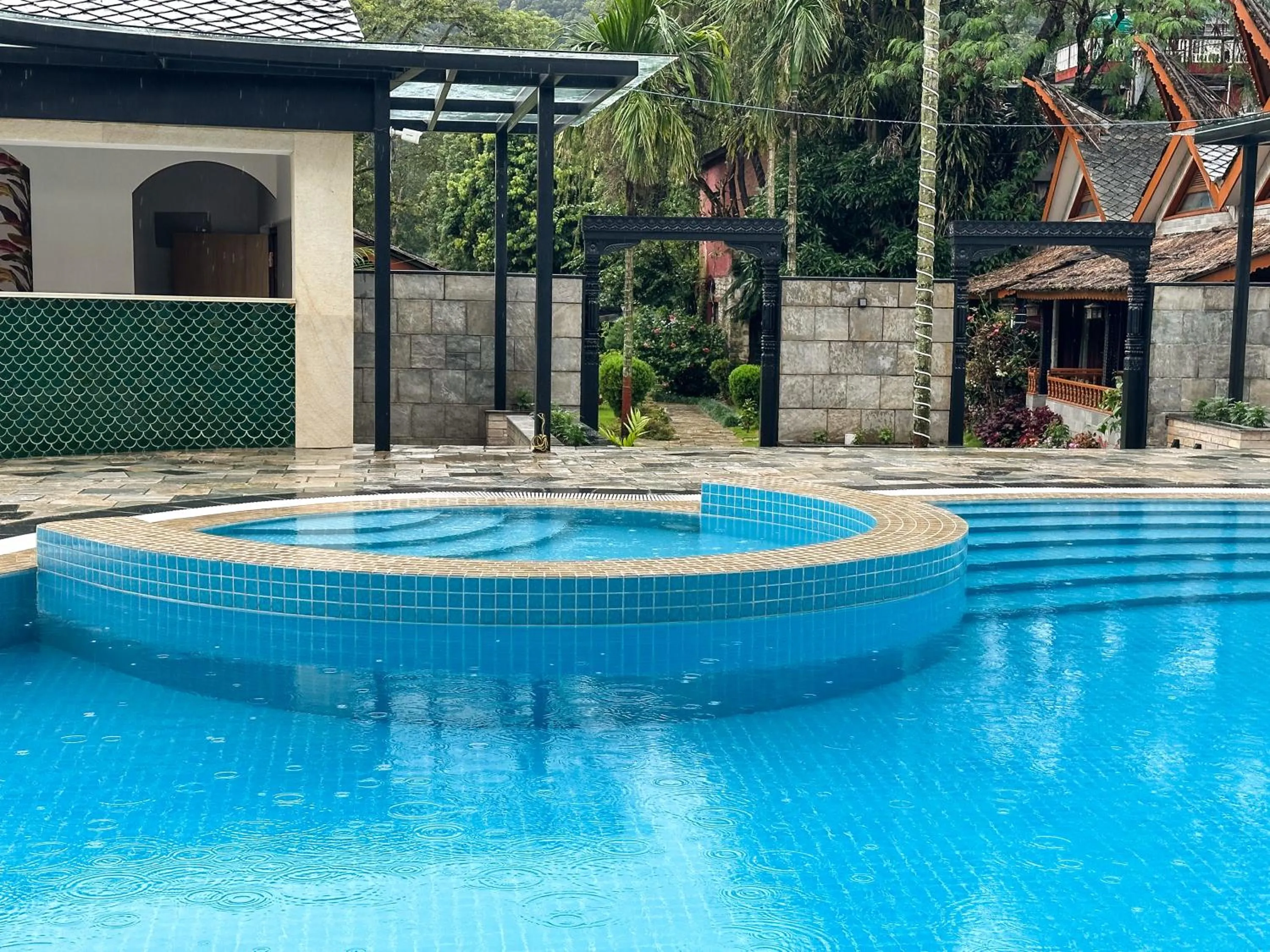 Pool view in Lake View Resort