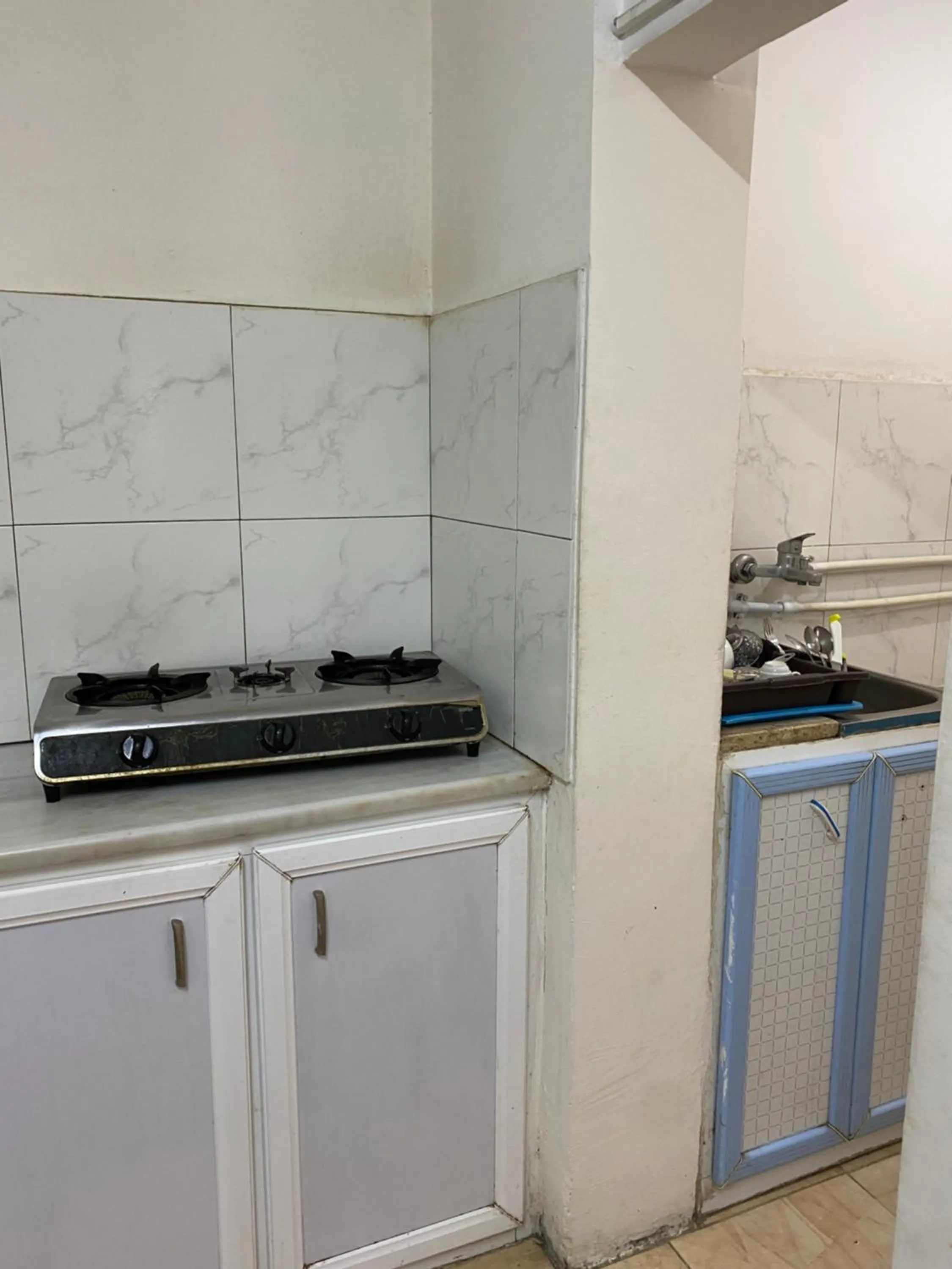 Kitchen or kitchenette in Sami Apartments