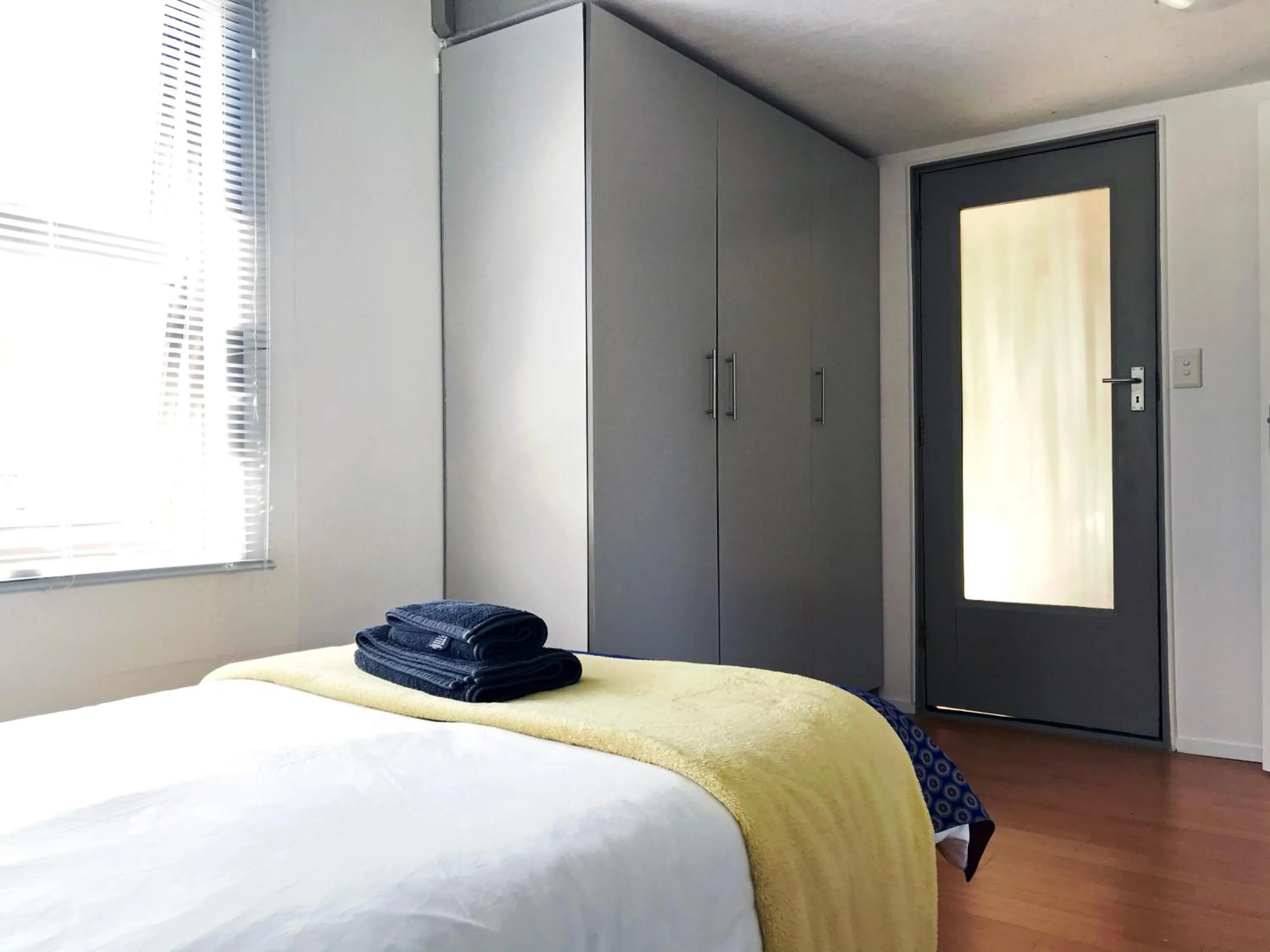 Bed in Loeriewood Garden Apartment, Hunters Home