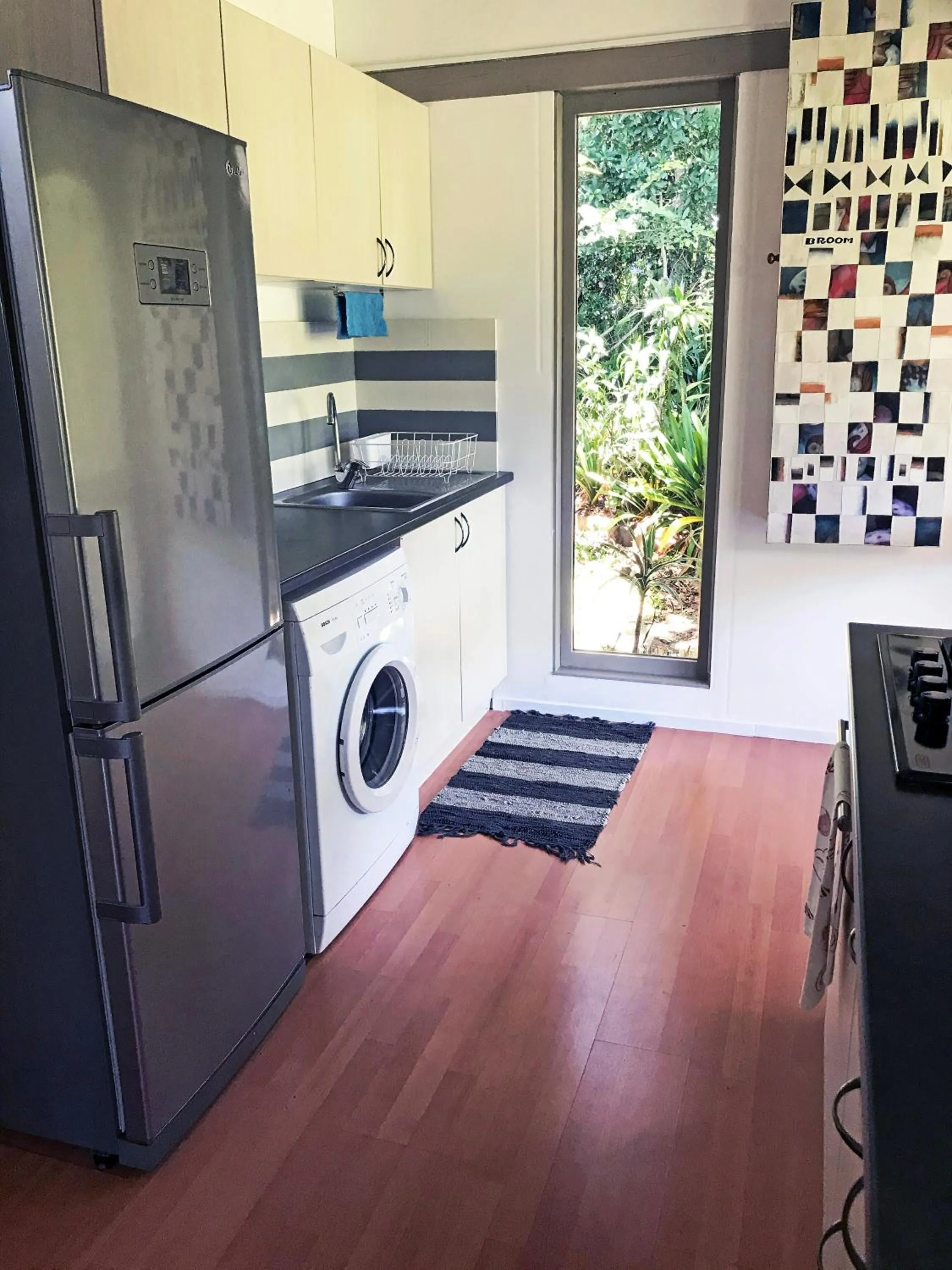 Kitchen or kitchenette in Loeriewood Garden Apartment, Hunters Home