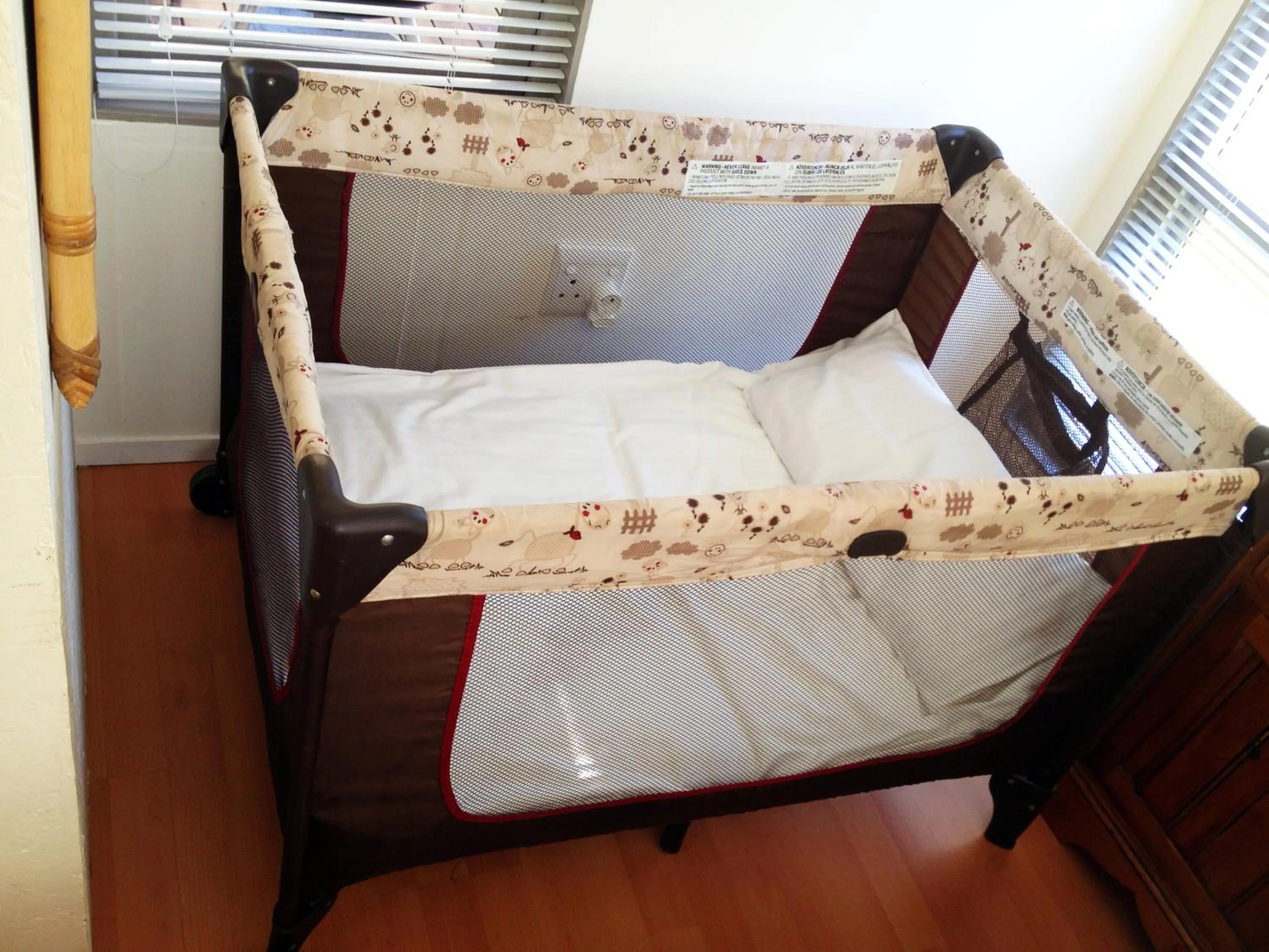 cot, Bed in Loeriewood Garden Apartment, Hunters Home