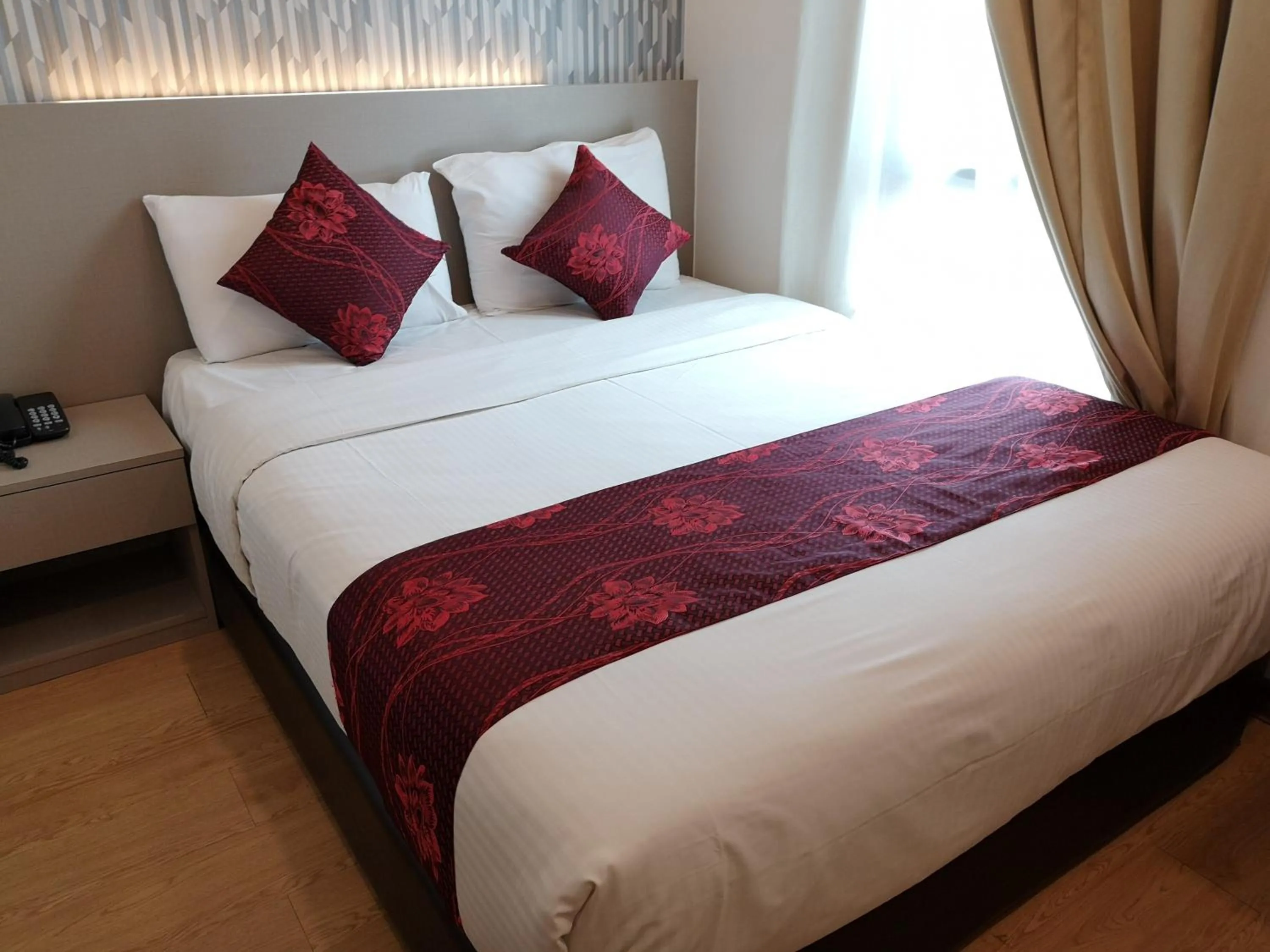 Bedroom, Bed in Signature International Hotel China Town