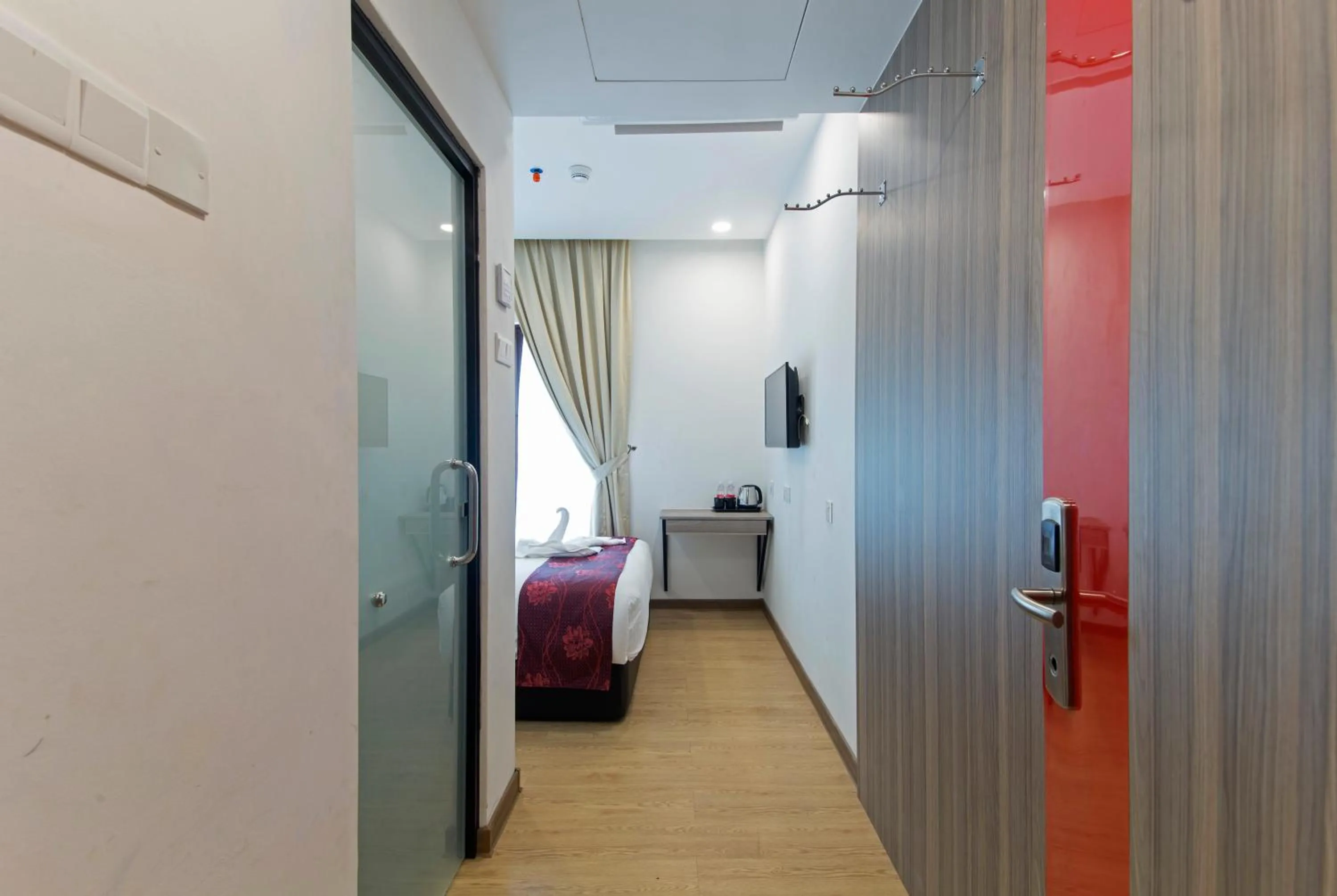 Bedroom, Bed in Signature International Hotel China Town