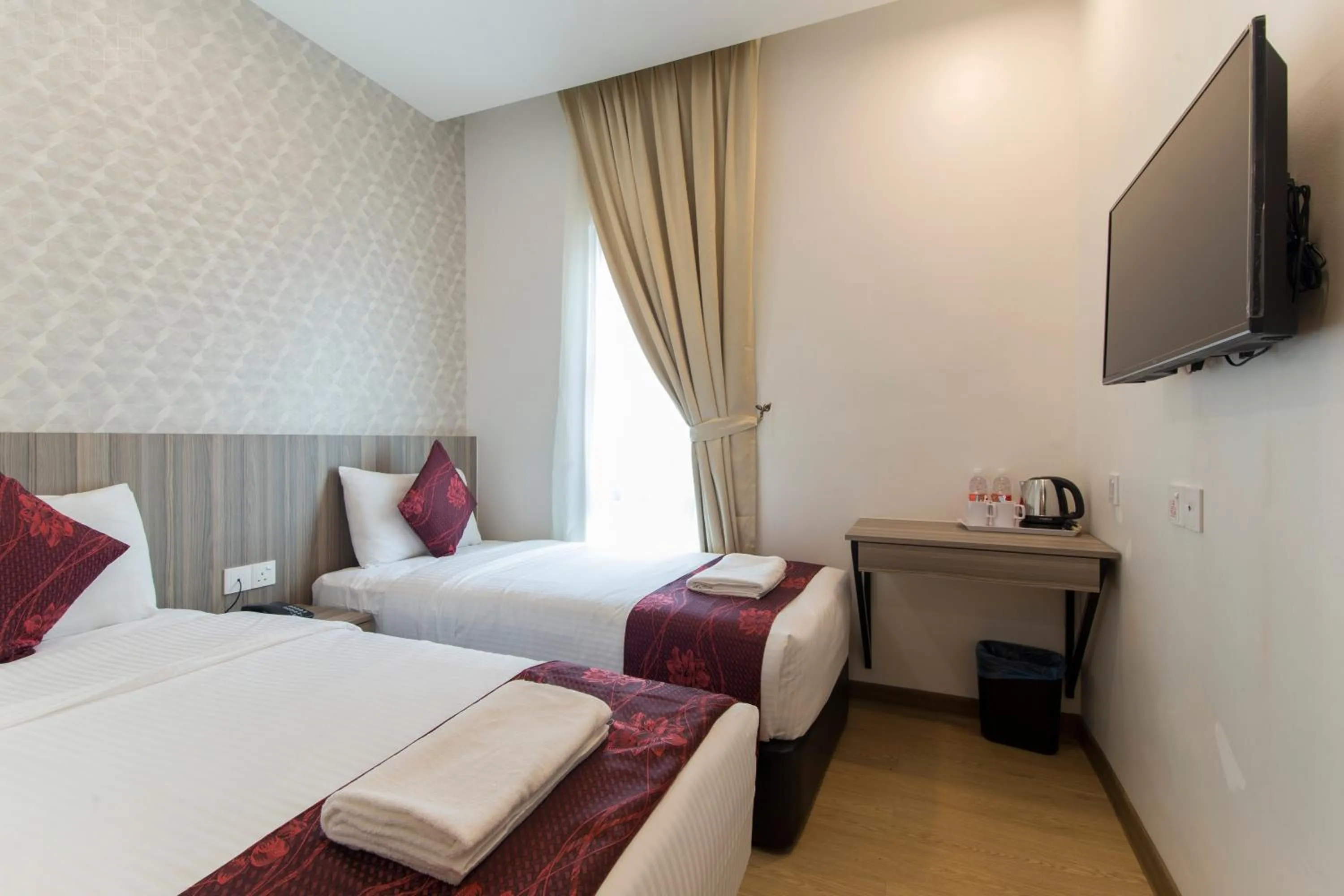 Bedroom, Bed in Signature International Hotel China Town