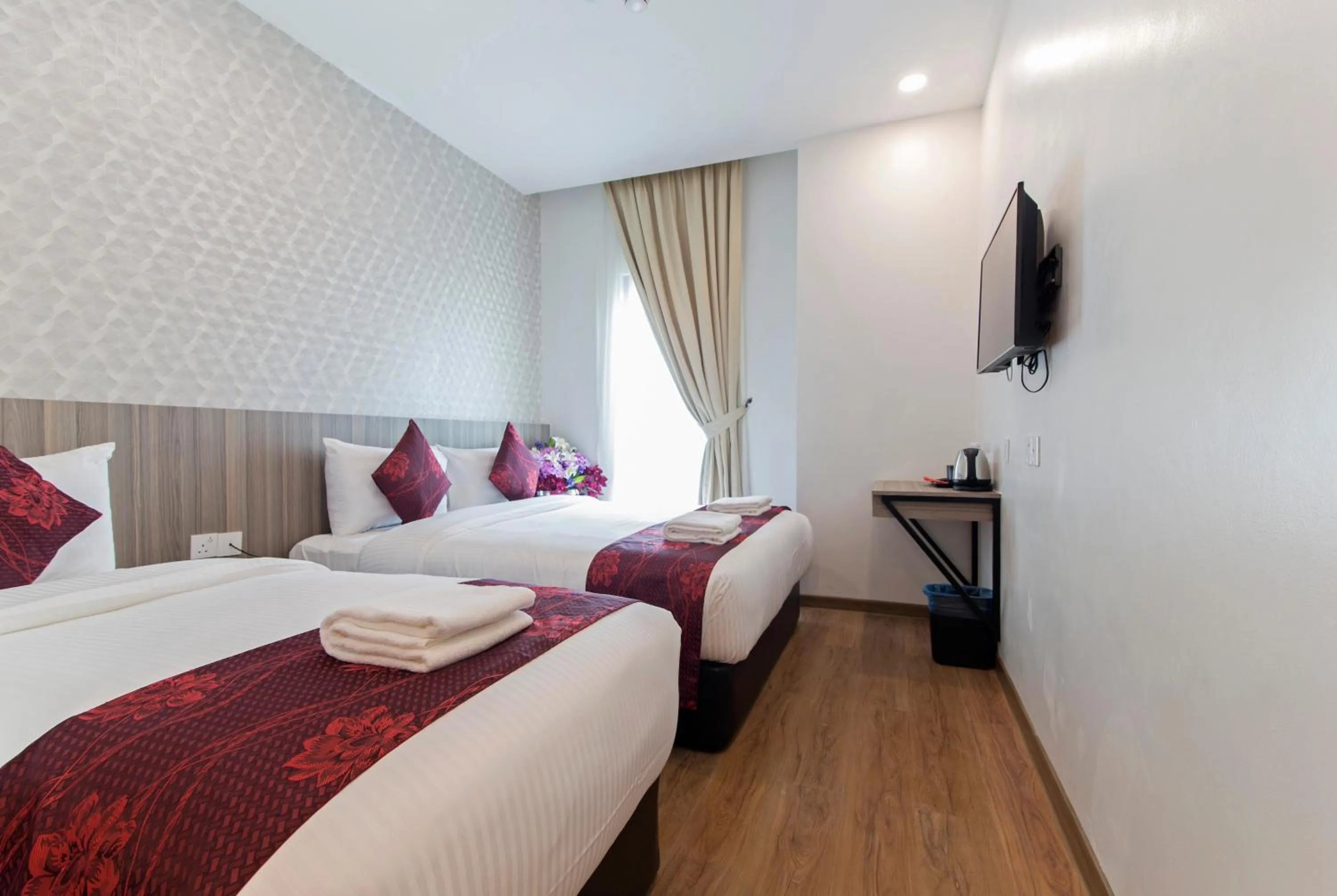 Bedroom, Bed in Signature International Hotel China Town