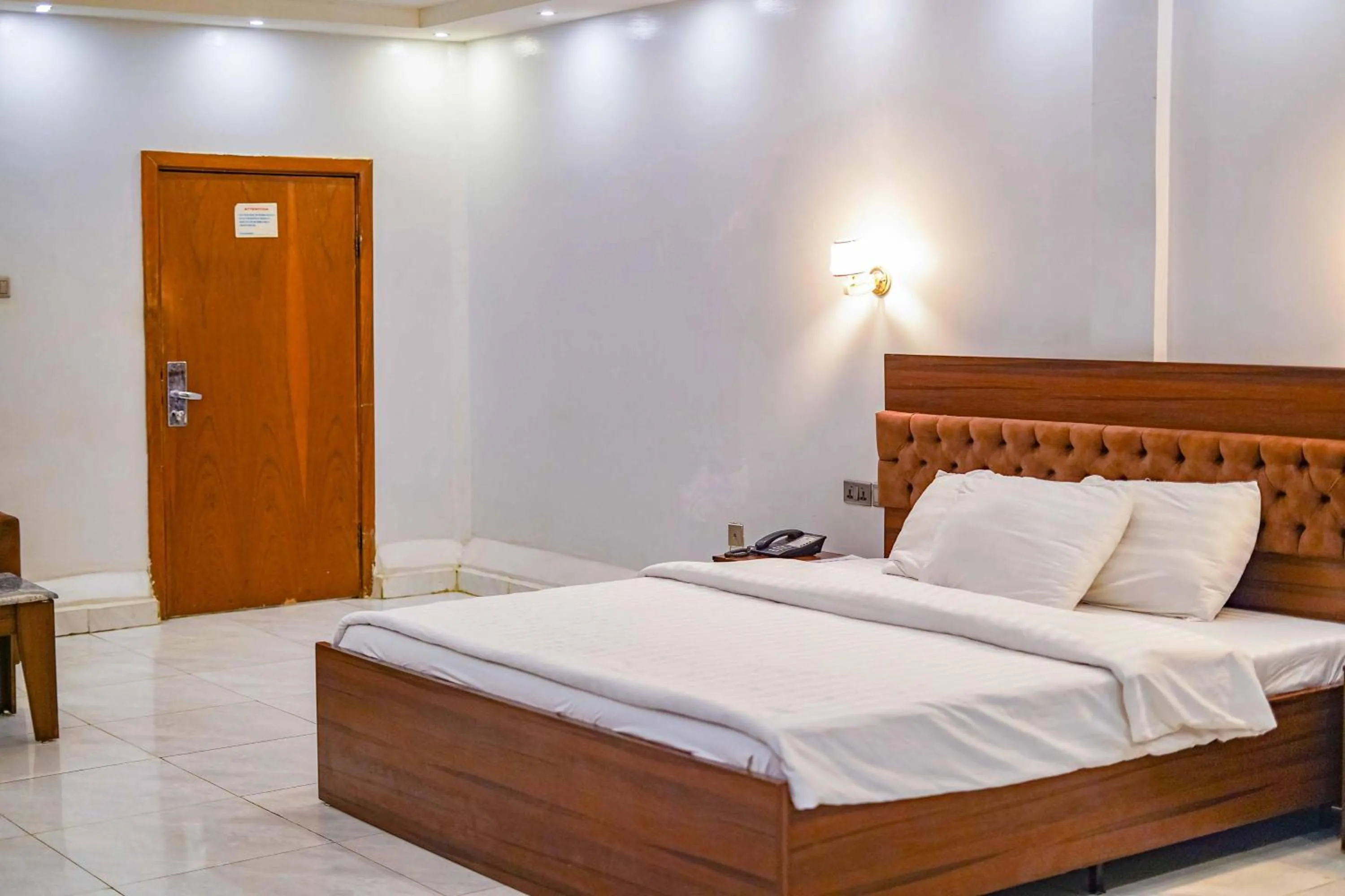 Bed in Tahir Guest Palace