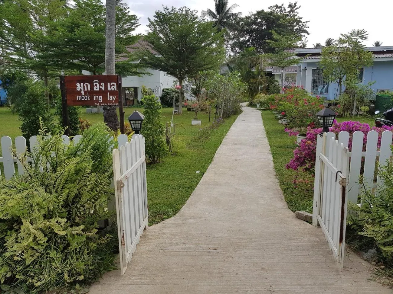 Facade/entrance in Mook Ing Lay