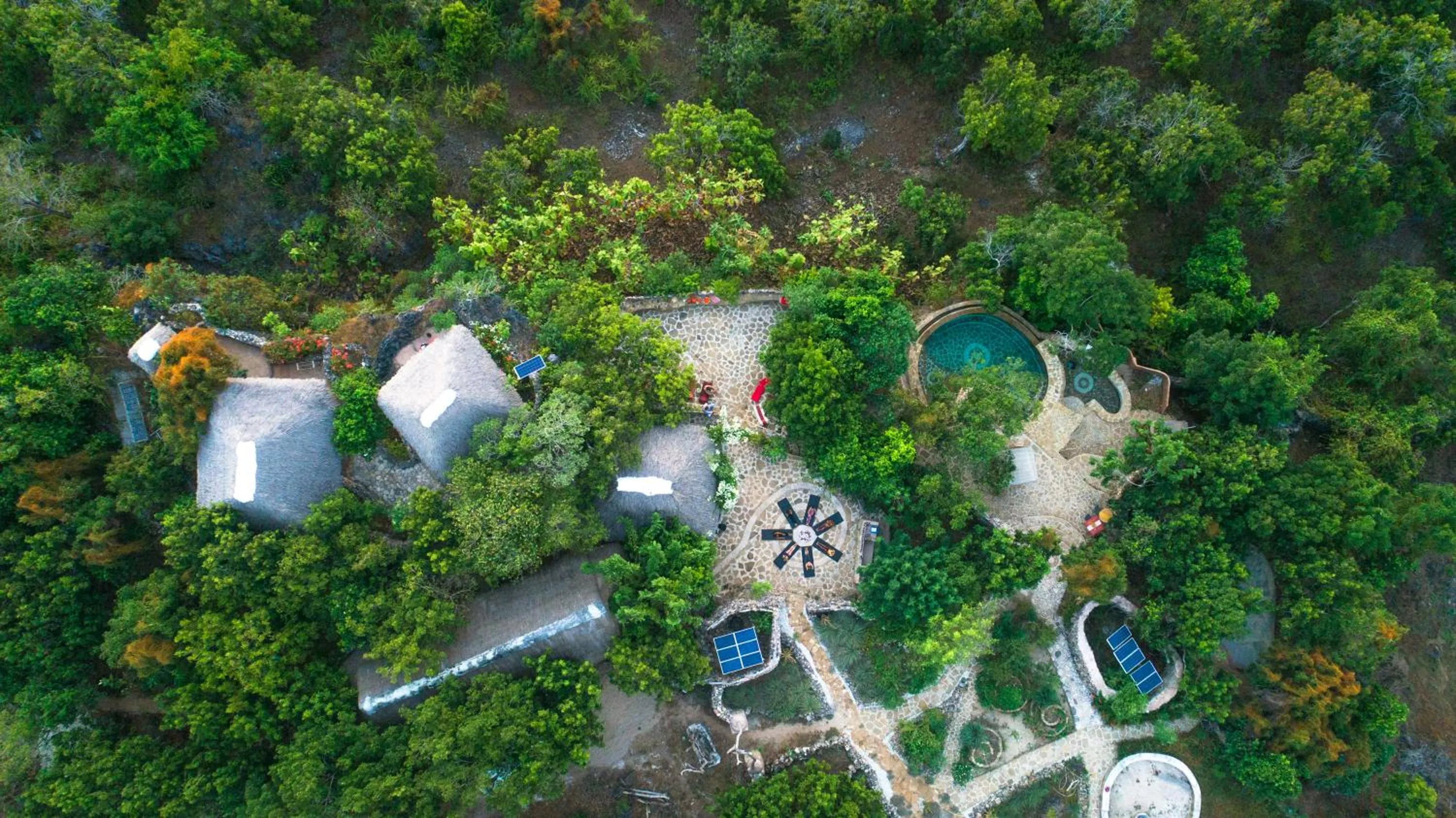 Spring in Utopia Rote Lodge