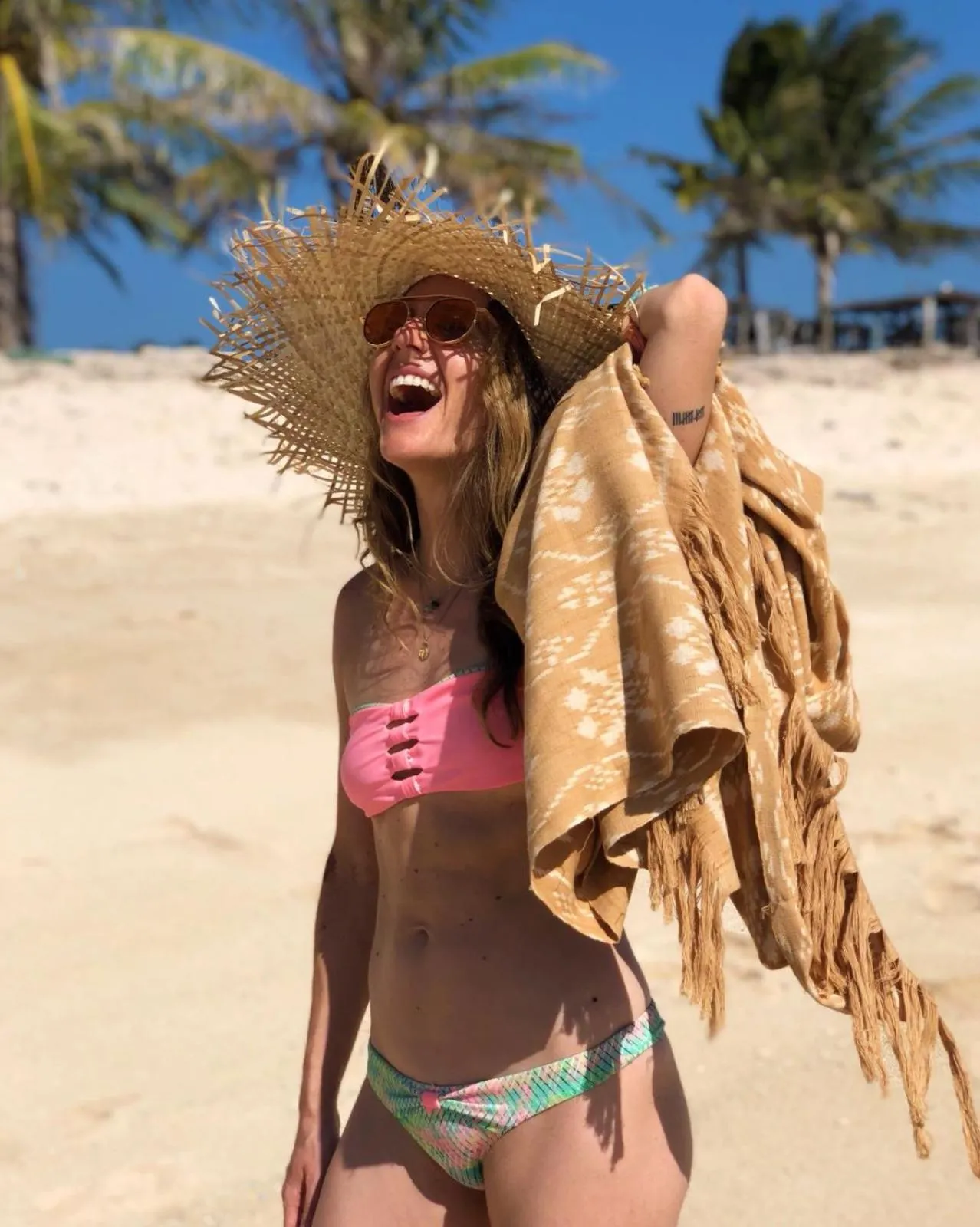 Day in Utopia Rote Lodge