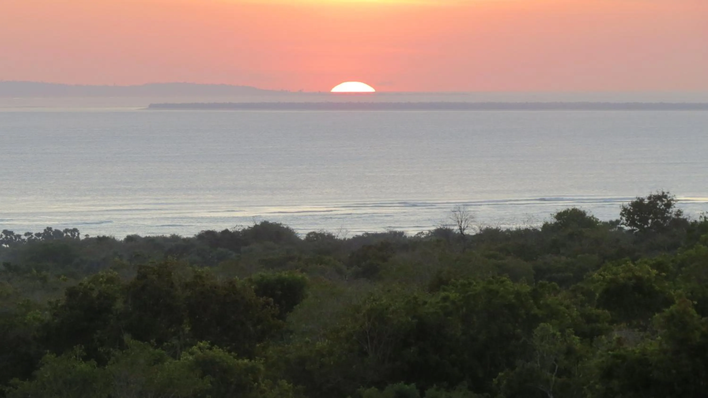 Day in Utopia Rote Lodge