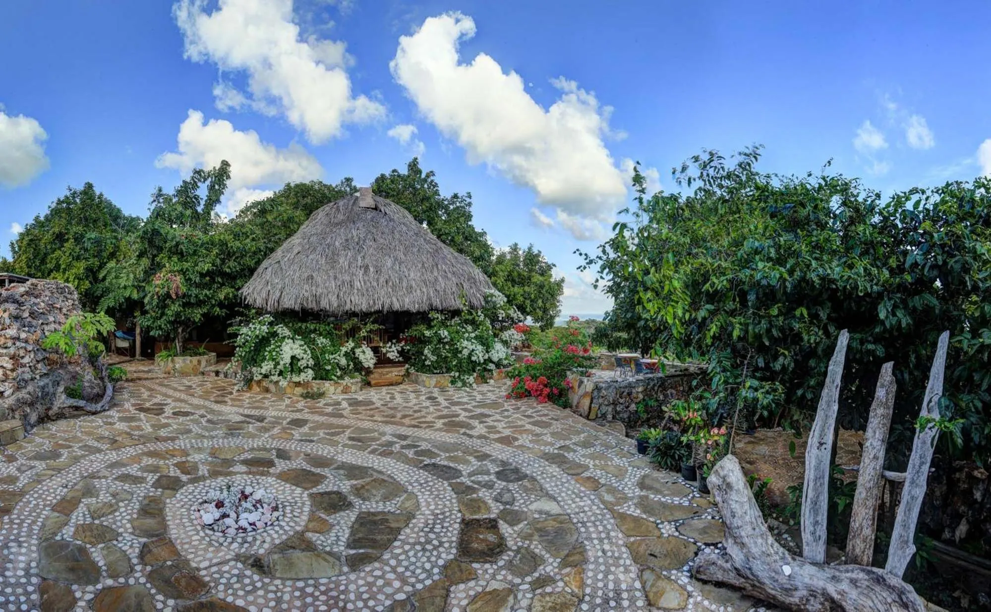 Restaurant/places to eat in Utopia Rote Lodge