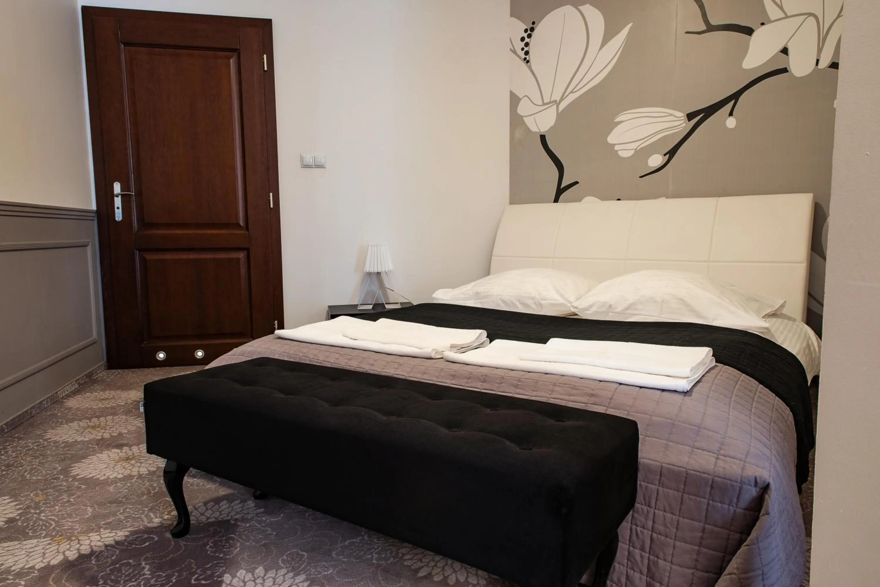 Bedroom, Bed in Hotel Rozdroże Nieborów