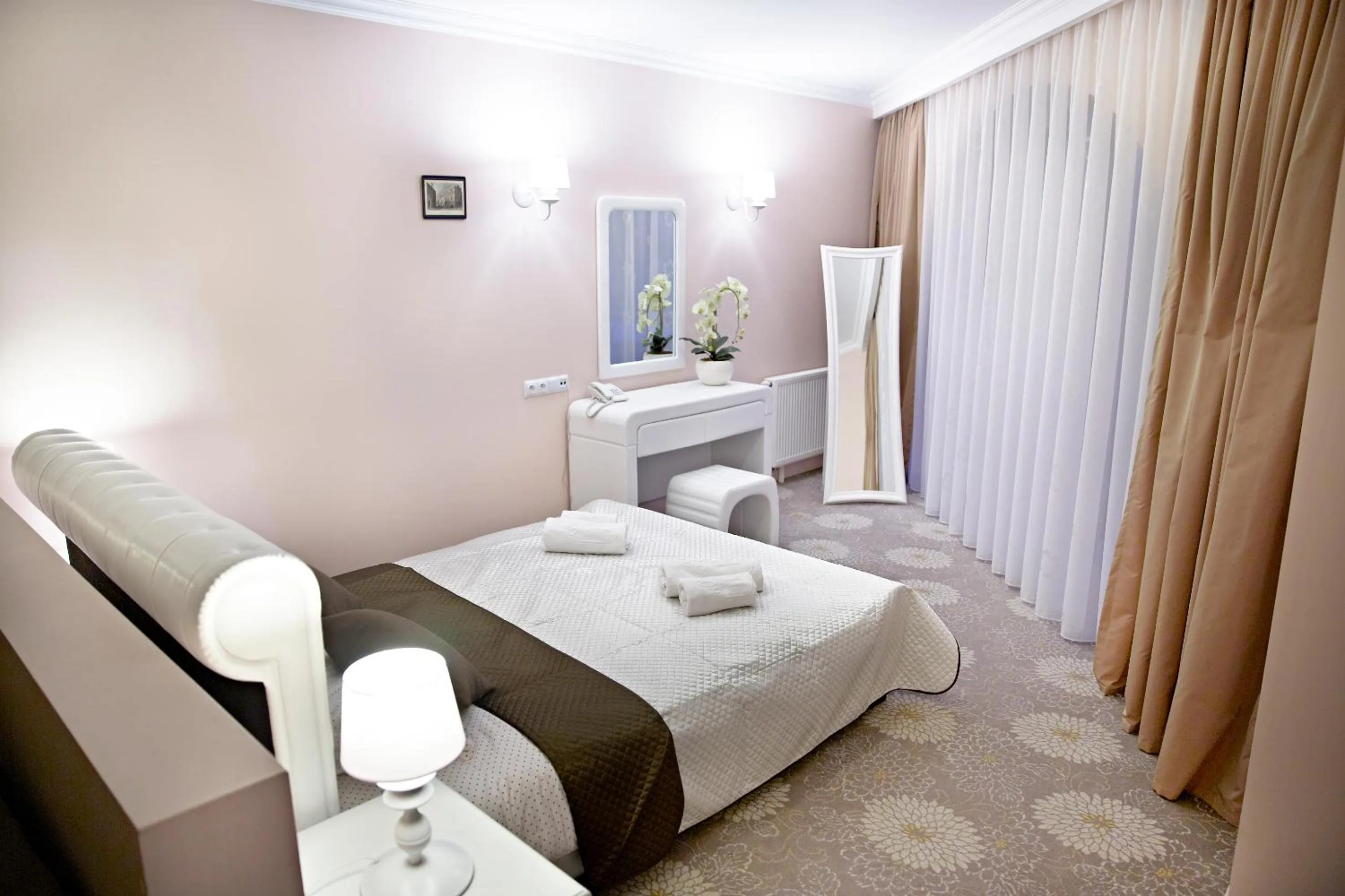 Bedroom, Bed in Hotel Rozdroże Nieborów